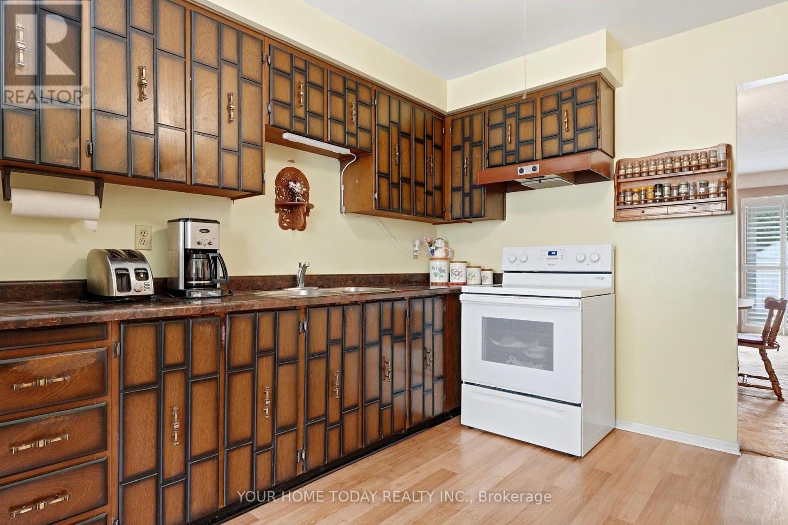 7 Greenore Crescent, Halton Hills (Ac Acton), Ontario  L7J 2T1 - Photo 6 - W13849282