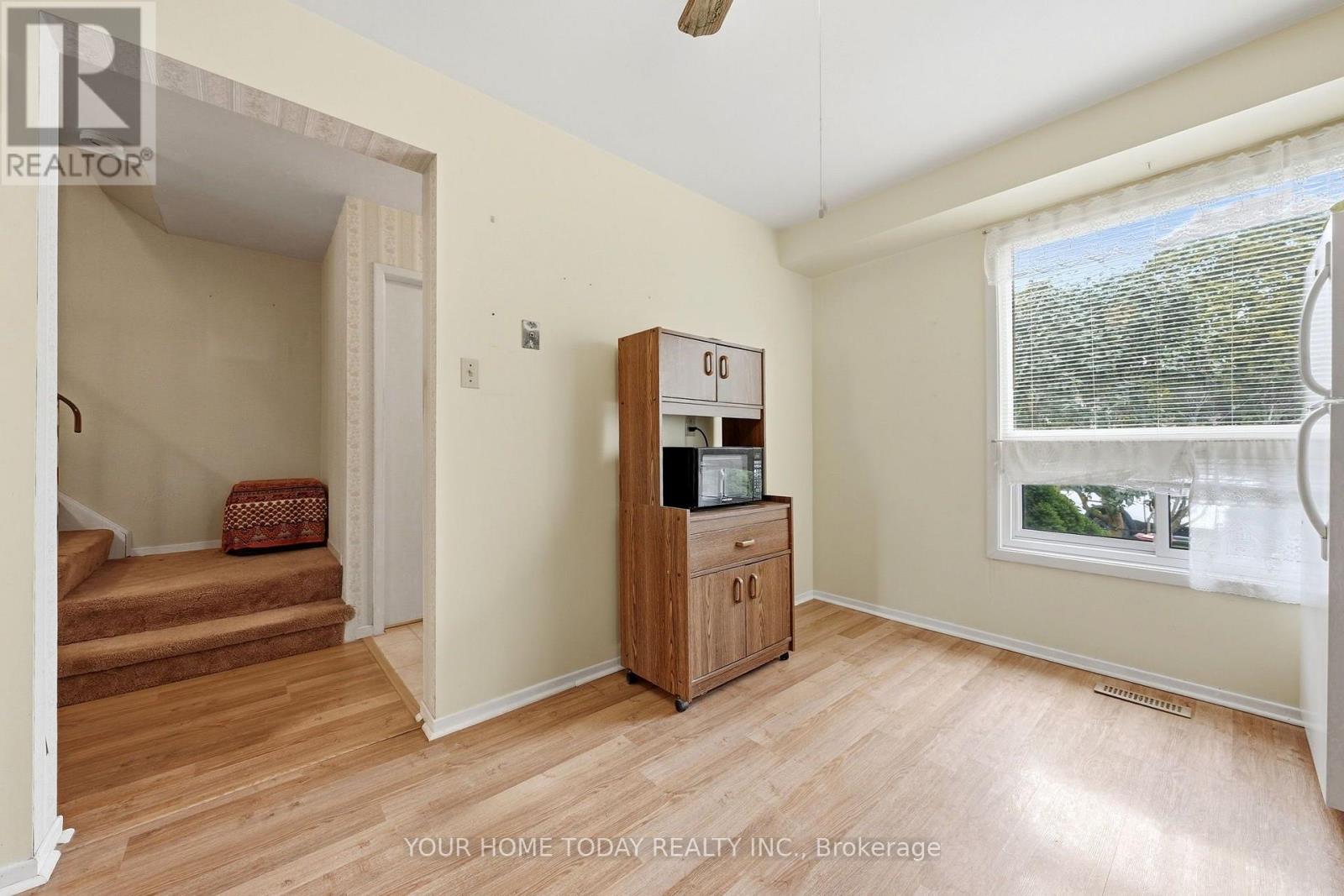 7 Greenore Crescent, Halton Hills (Ac Acton), Ontario  L7J 2T1 - Photo 9 - W13849282