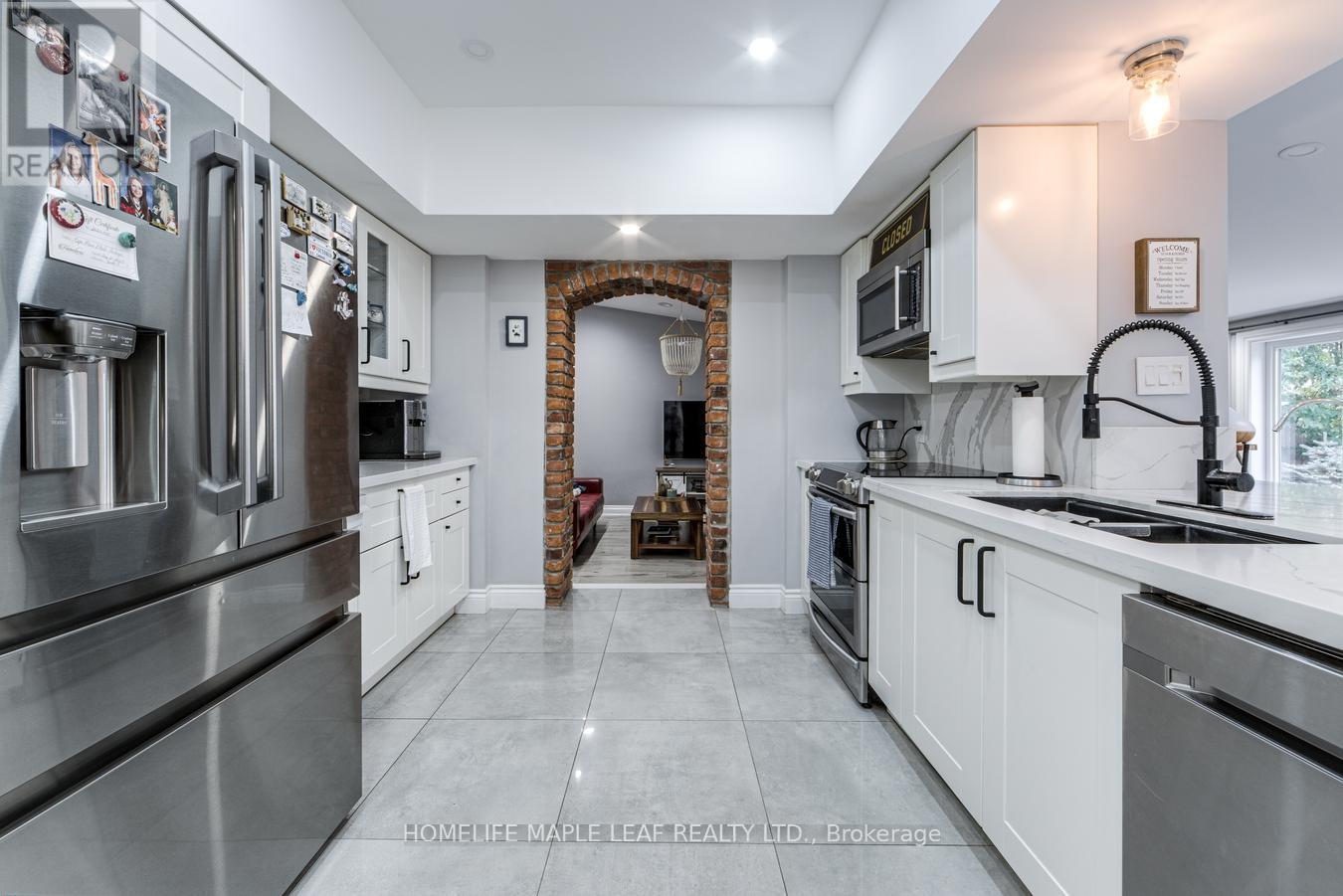 12 Adamson Street N, Halton Hills (Rural Halton Hills), Ontario  L0P 0A2 - Photo 10 - W13855870