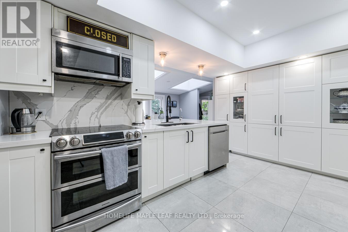 12 Adamson Street N, Halton Hills (Rural Halton Hills), Ontario  L0P 0A2 - Photo 11 - W13855870