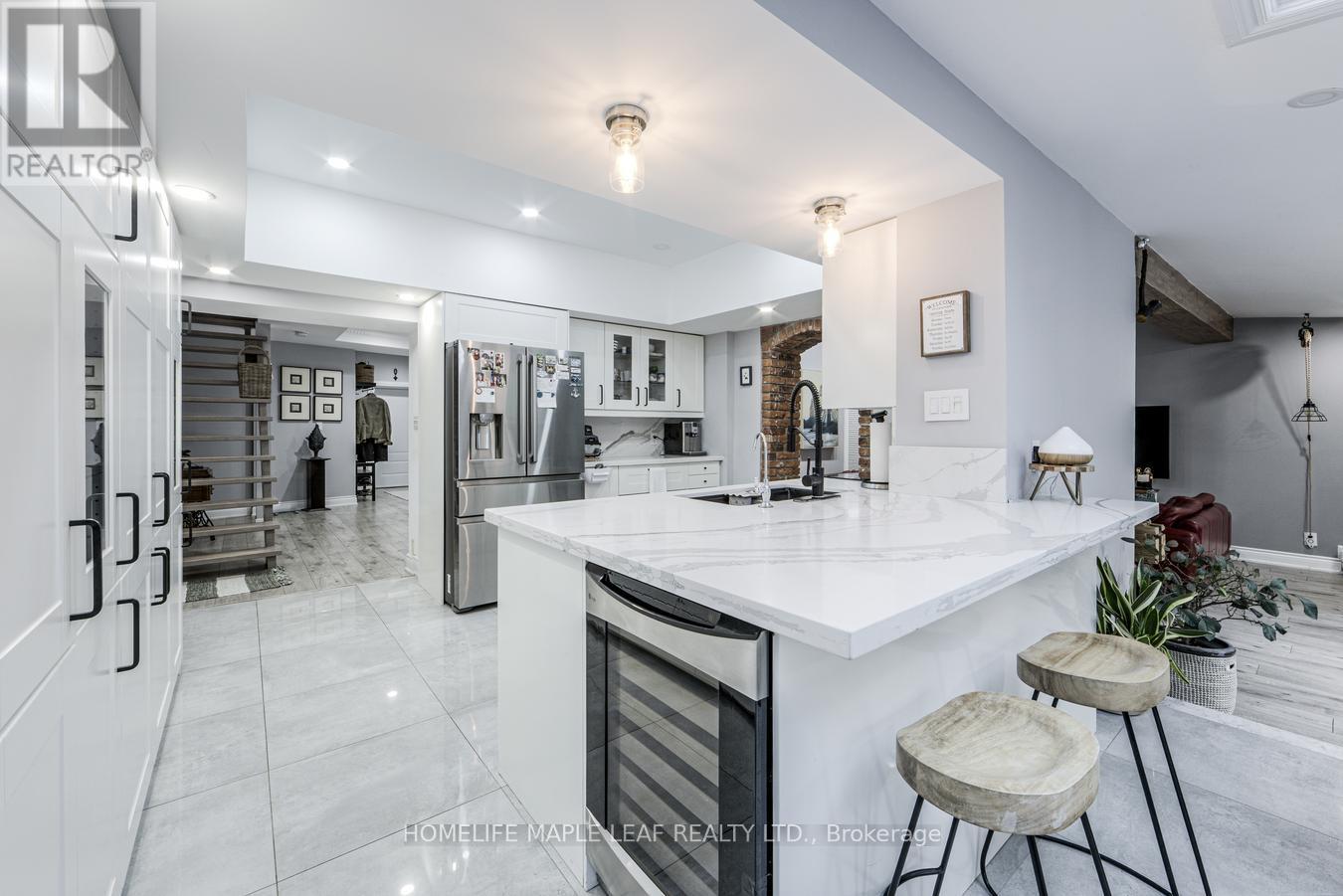 12 Adamson Street N, Halton Hills (Rural Halton Hills), Ontario  L0P 0A2 - Photo 12 - W13855870