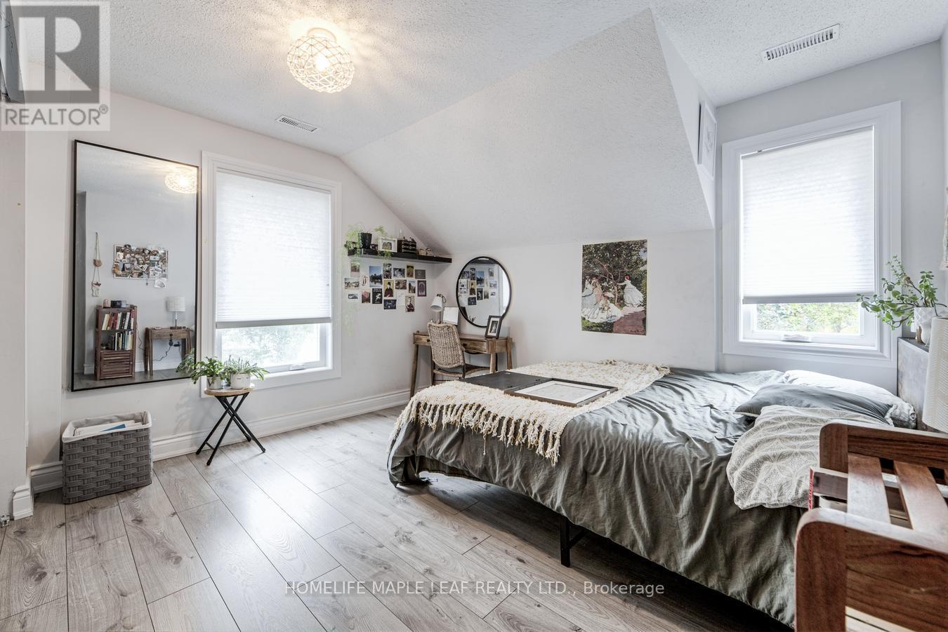 12 Adamson Street N, Halton Hills (Rural Halton Hills), Ontario  L0P 0A2 - Photo 27 - W13855870