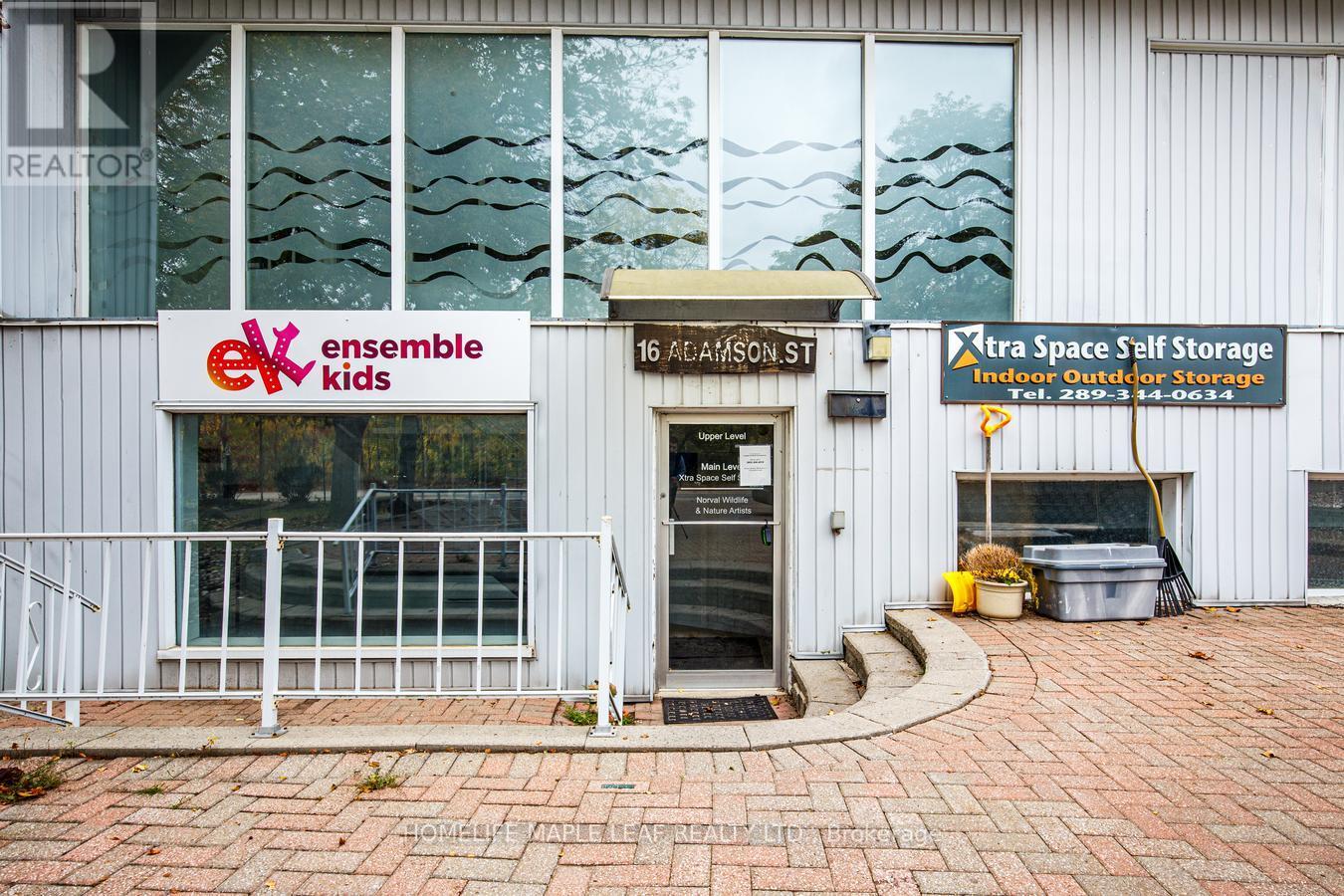 16 Adamson Street, Halton Hills (Rural Halton Hills), Ontario  L0P 1K0 - Photo 10 - W13855876