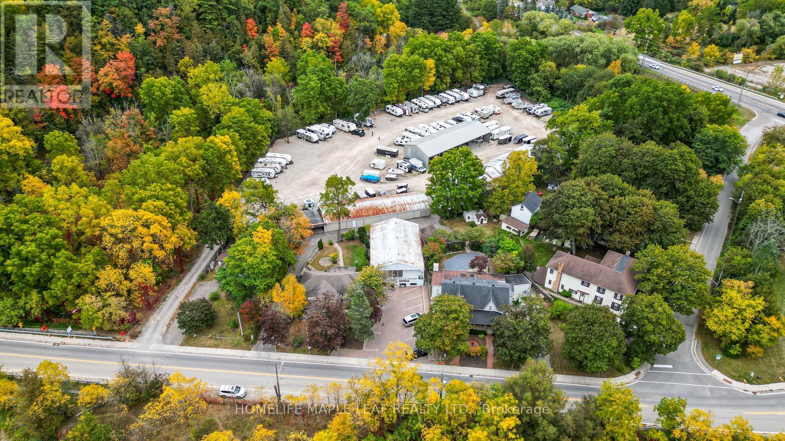 16 Adamson Street, Halton Hills (Rural Halton Hills), Ontario  L0P 1K0 - Photo 3 - W13855876