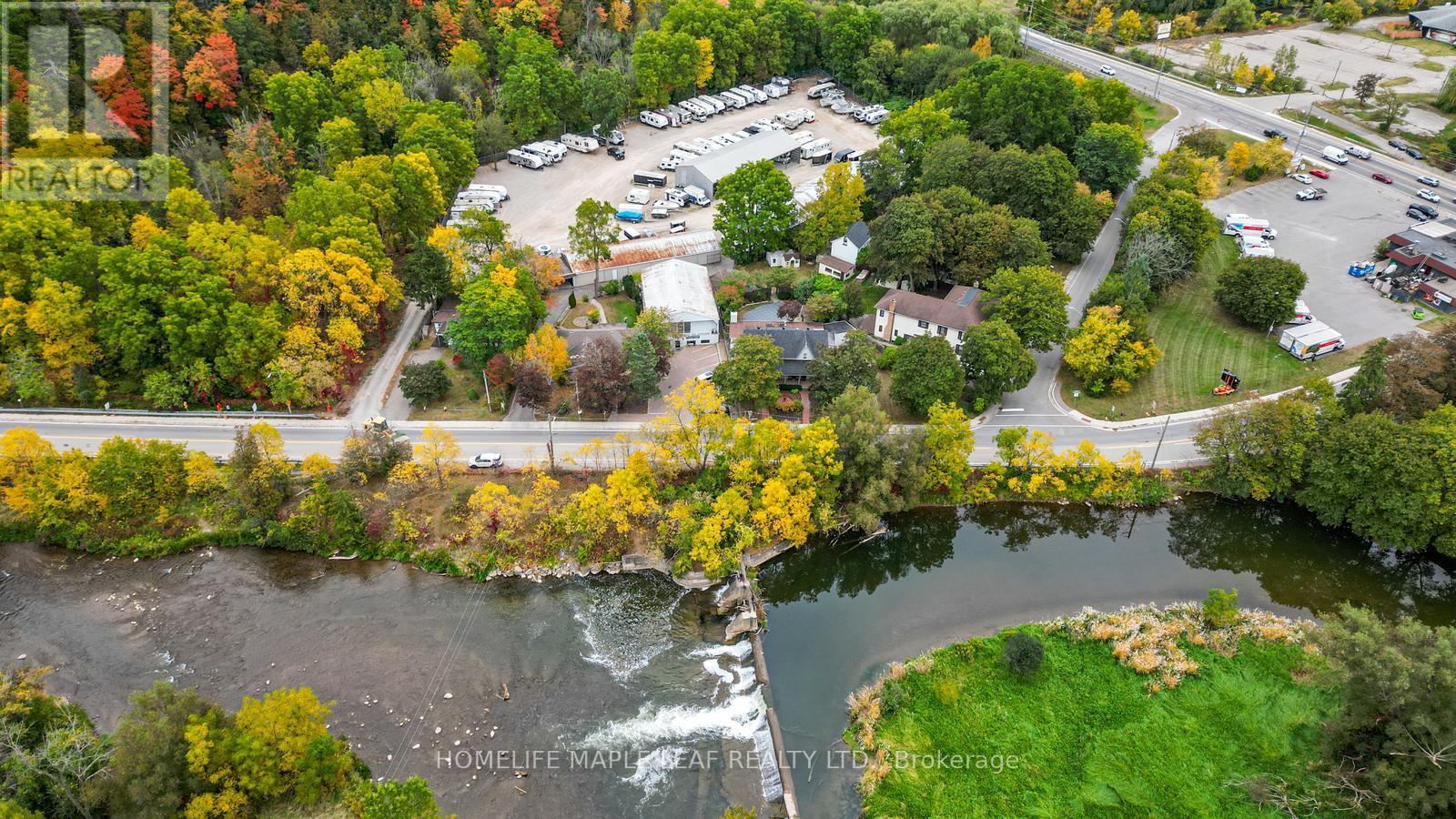 16 Adamson Street, Halton Hills (Rural Halton Hills), Ontario  L0P 1K0 - Photo 4 - W13855876