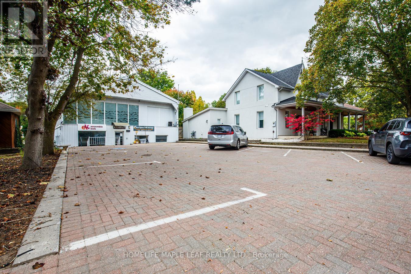 16 Adamson Street, Halton Hills (Rural Halton Hills), Ontario  L0P 1K0 - Photo 7 - W13855876