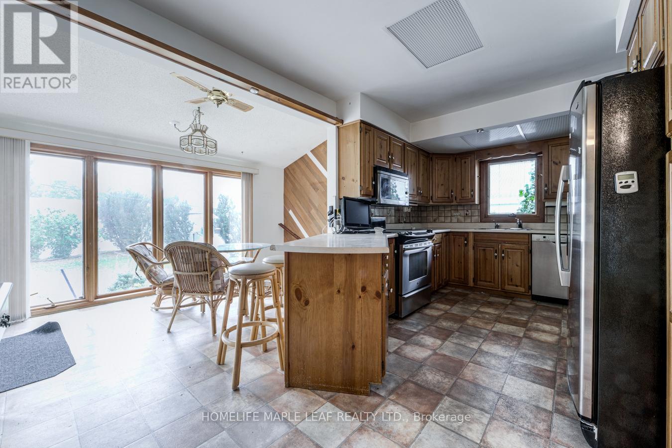 18 Adamson Street S, Halton Hills (Rural Halton Hills), Ontario  L0P 1K0 - Photo 10 - W13855888