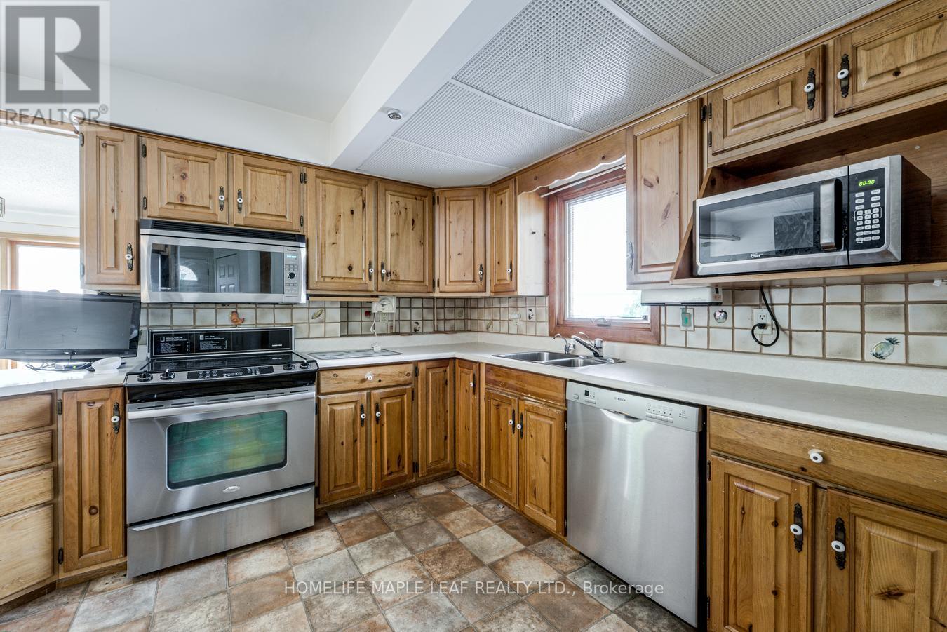18 Adamson Street S, Halton Hills (Rural Halton Hills), Ontario  L0P 1K0 - Photo 12 - W13855888