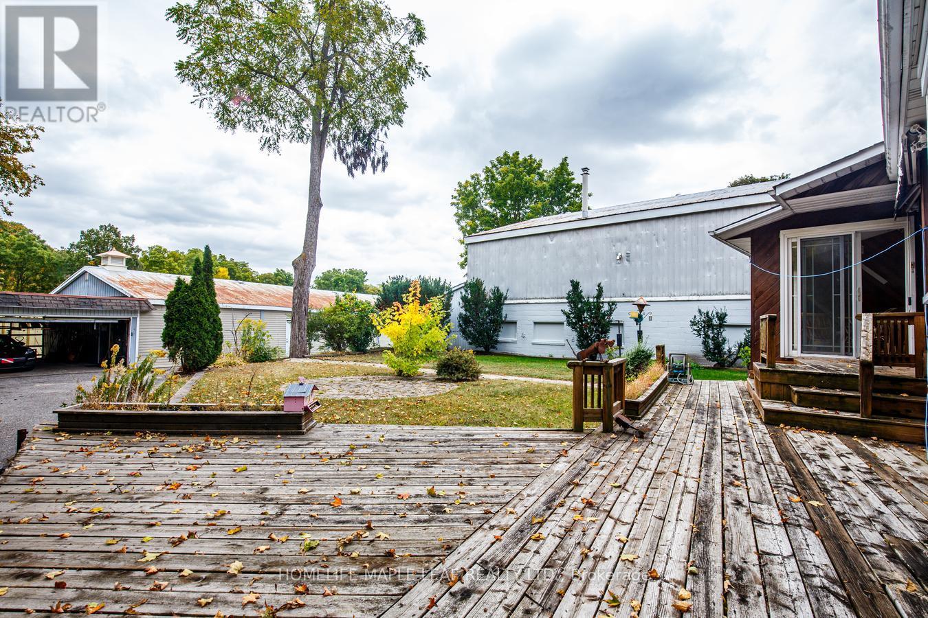 18 Adamson Street S, Halton Hills (Rural Halton Hills), Ontario  L0P 1K0 - Photo 24 - W13855888
