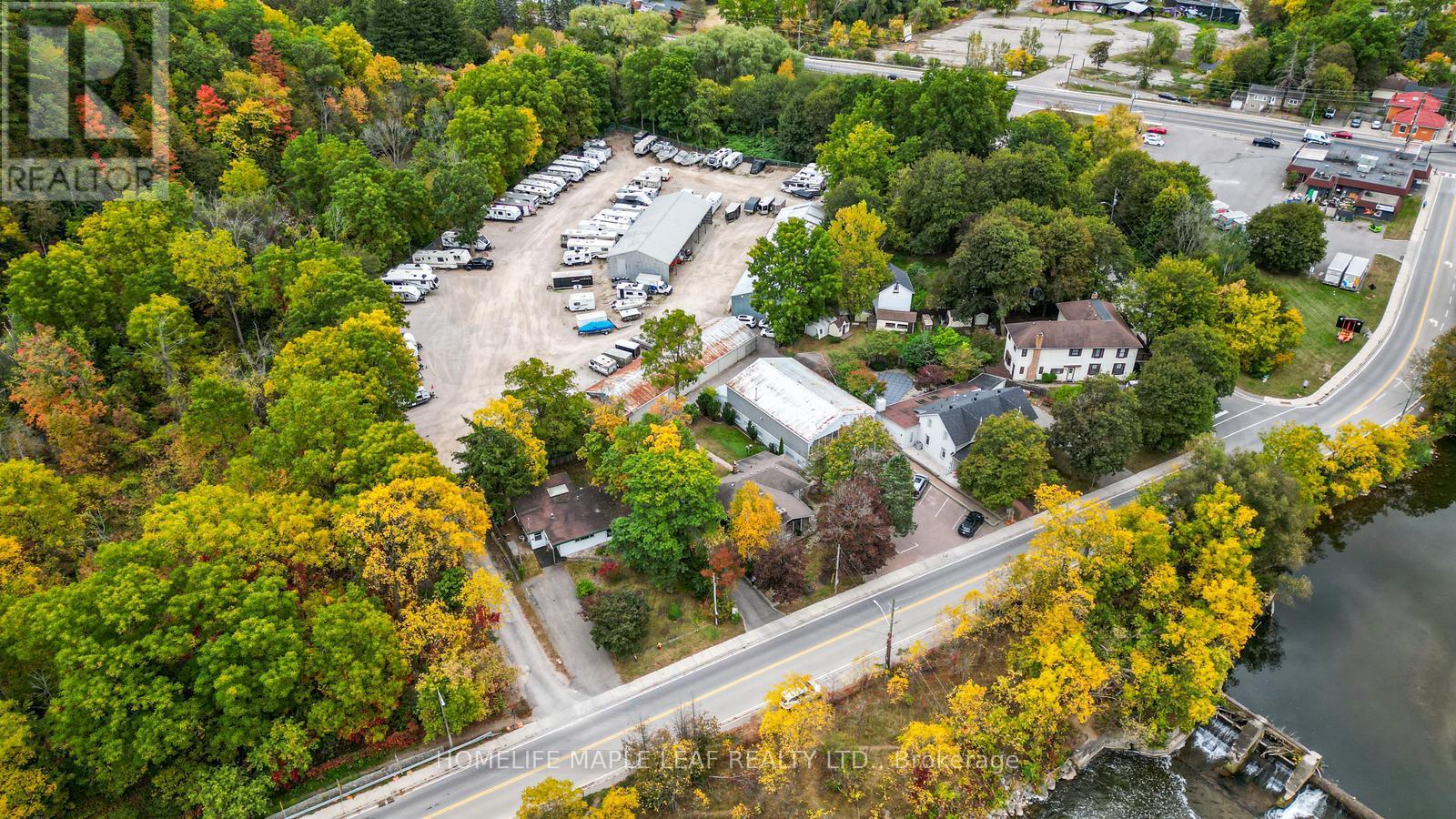 18 Adamson Street S, Halton Hills (Rural Halton Hills), Ontario  L0P 1K0 - Photo 29 - W13855888