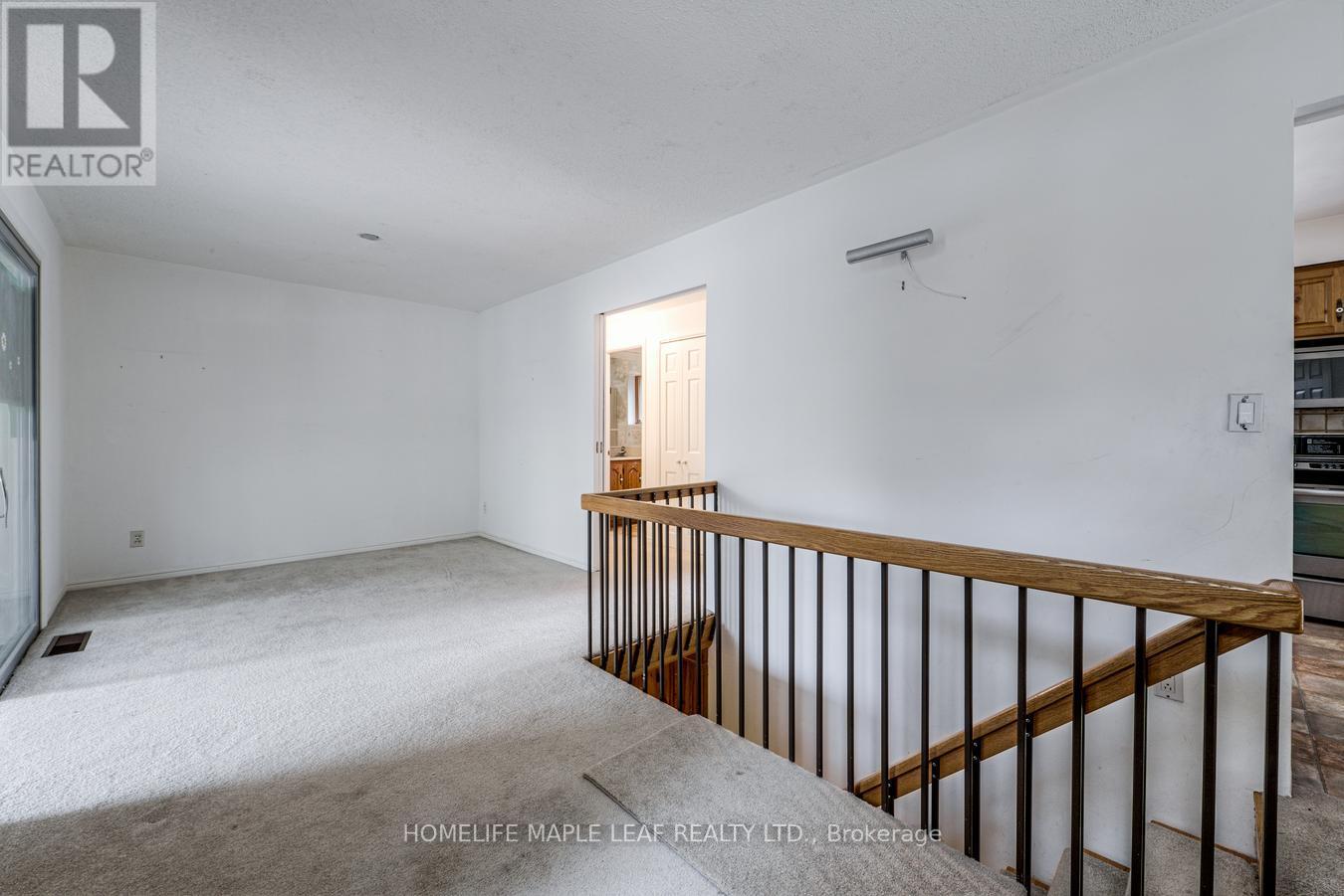 18 Adamson Street S, Halton Hills (Rural Halton Hills), Ontario  L0P 1K0 - Photo 6 - W13855888
