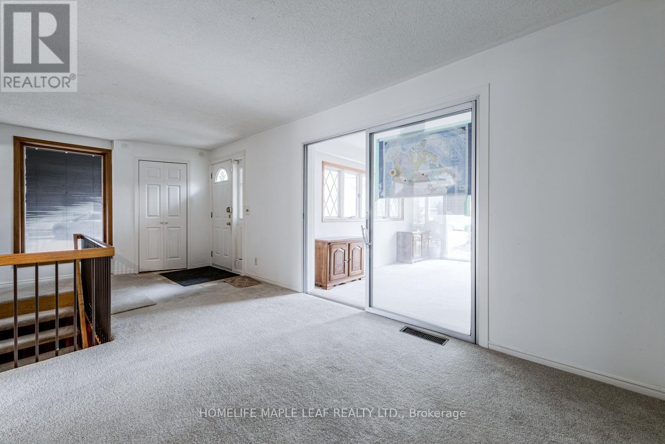 18 Adamson Street S, Halton Hills (Rural Halton Hills), Ontario  L0P 1K0 - Photo 7 - W13855888