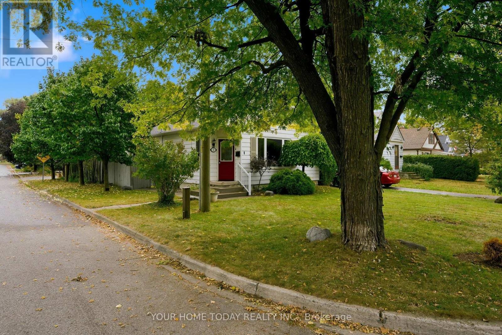 1 Ostrander Boulevard, Halton Hills (Georgetown), Ontario  L7G 1Z2 - Photo 3 - W13855900