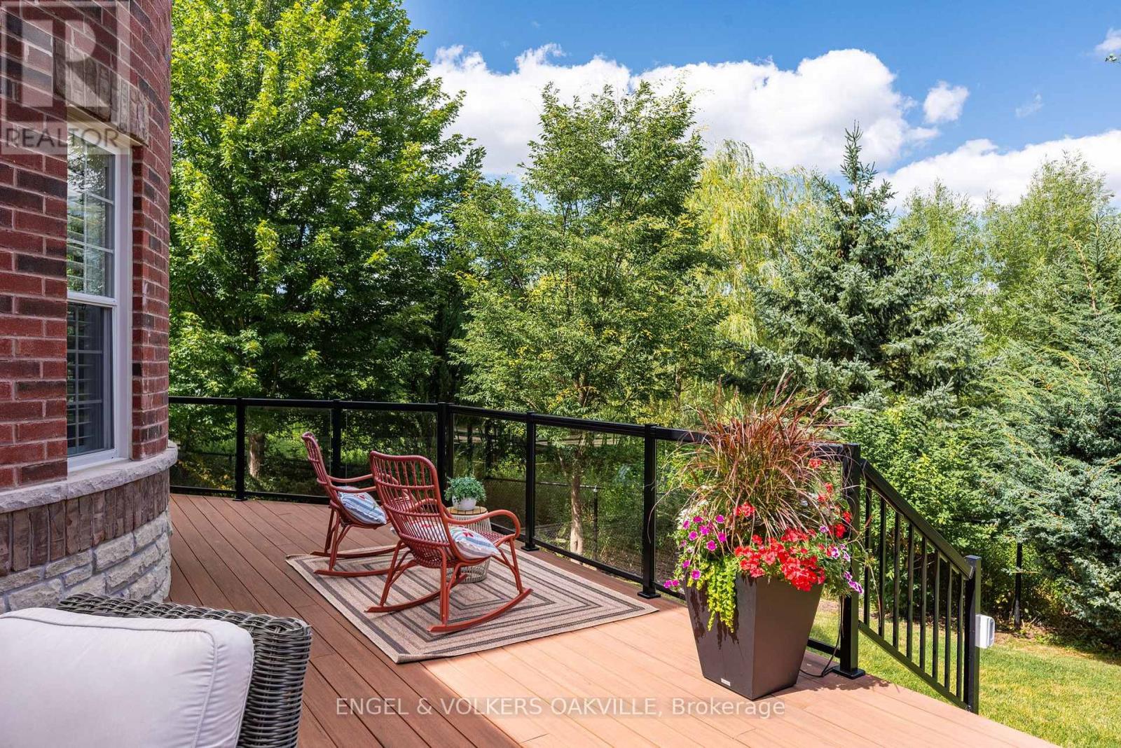 33 Barraclough Boulevard, Halton Hills (Glen Williams), Ontario  L7G 0E8 - Photo 12 - W13855954
