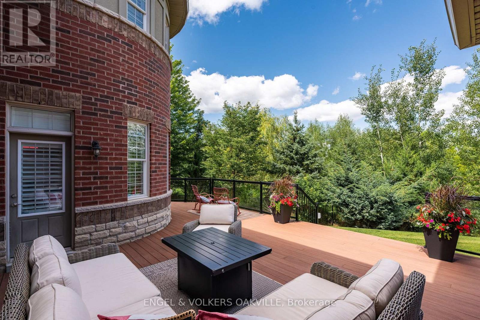 33 Barraclough Boulevard, Halton Hills (Glen Williams), Ontario  L7G 0E8 - Photo 13 - W13855954