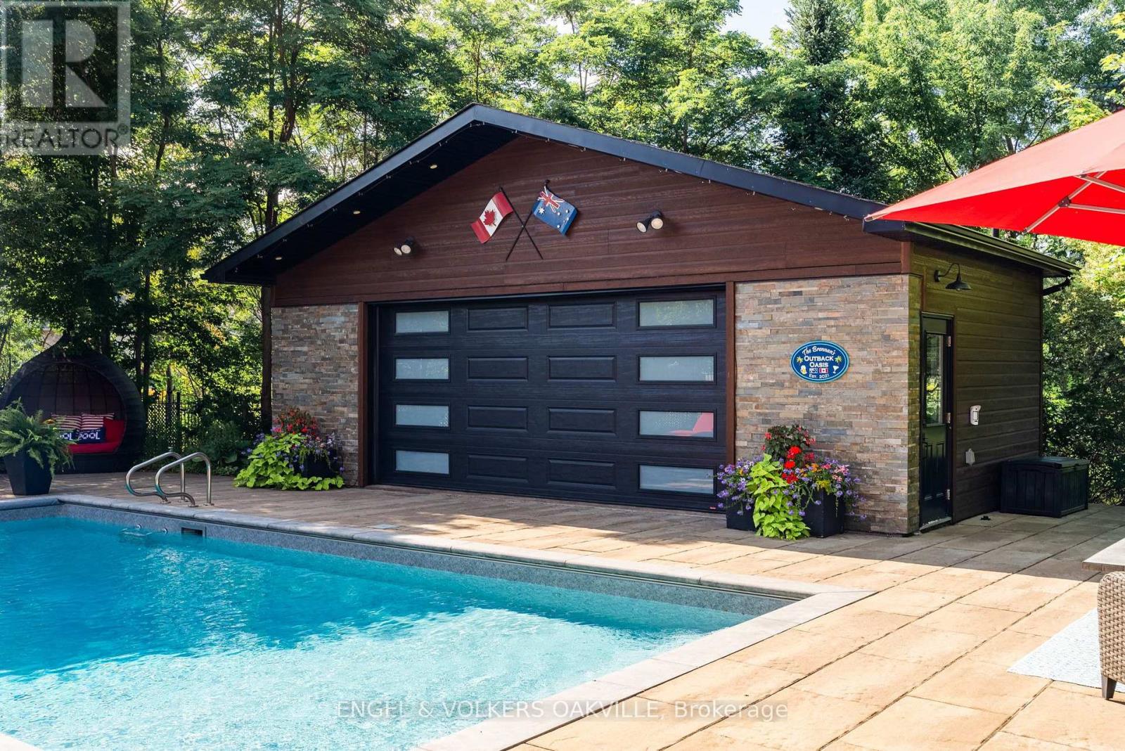 33 Barraclough Boulevard, Halton Hills (Glen Williams), Ontario  L7G 0E8 - Photo 5 - W13855954