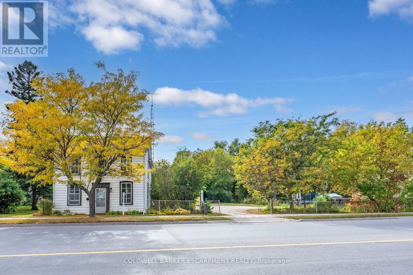 76 Main Street N, Halton Hills (Ac Acton), Ontario  L7J 1W2 - Photo 2 - W13857688