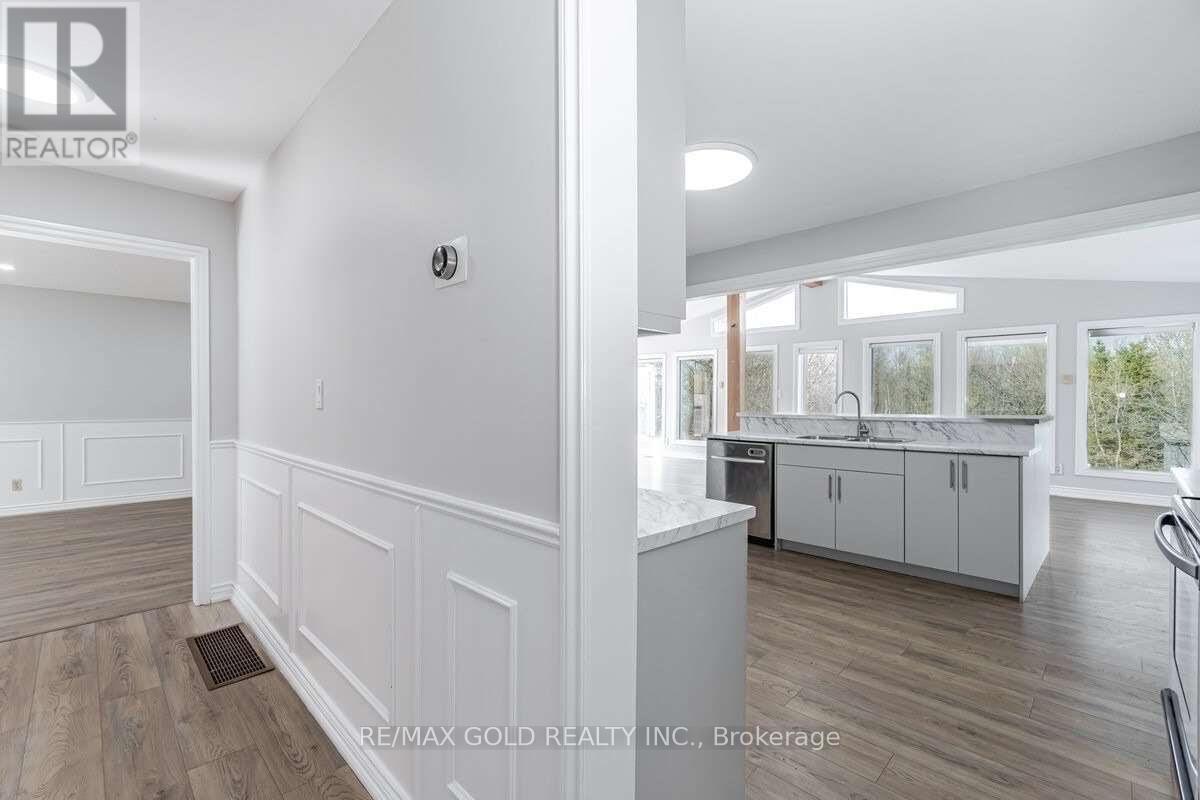 9383 Eighth Line, Halton Hills (Rural Halton Hills), Ontario  L7G 4S5 - Photo 6 - W13858966
