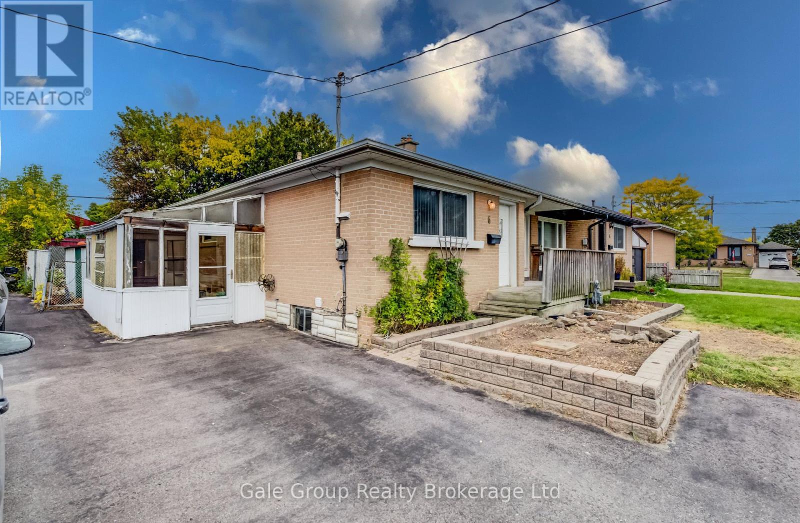 6 Langstone Crescent, Halton Hills (Georgetown), Ontario  L7G 4N3 - Photo 2 - W13859504