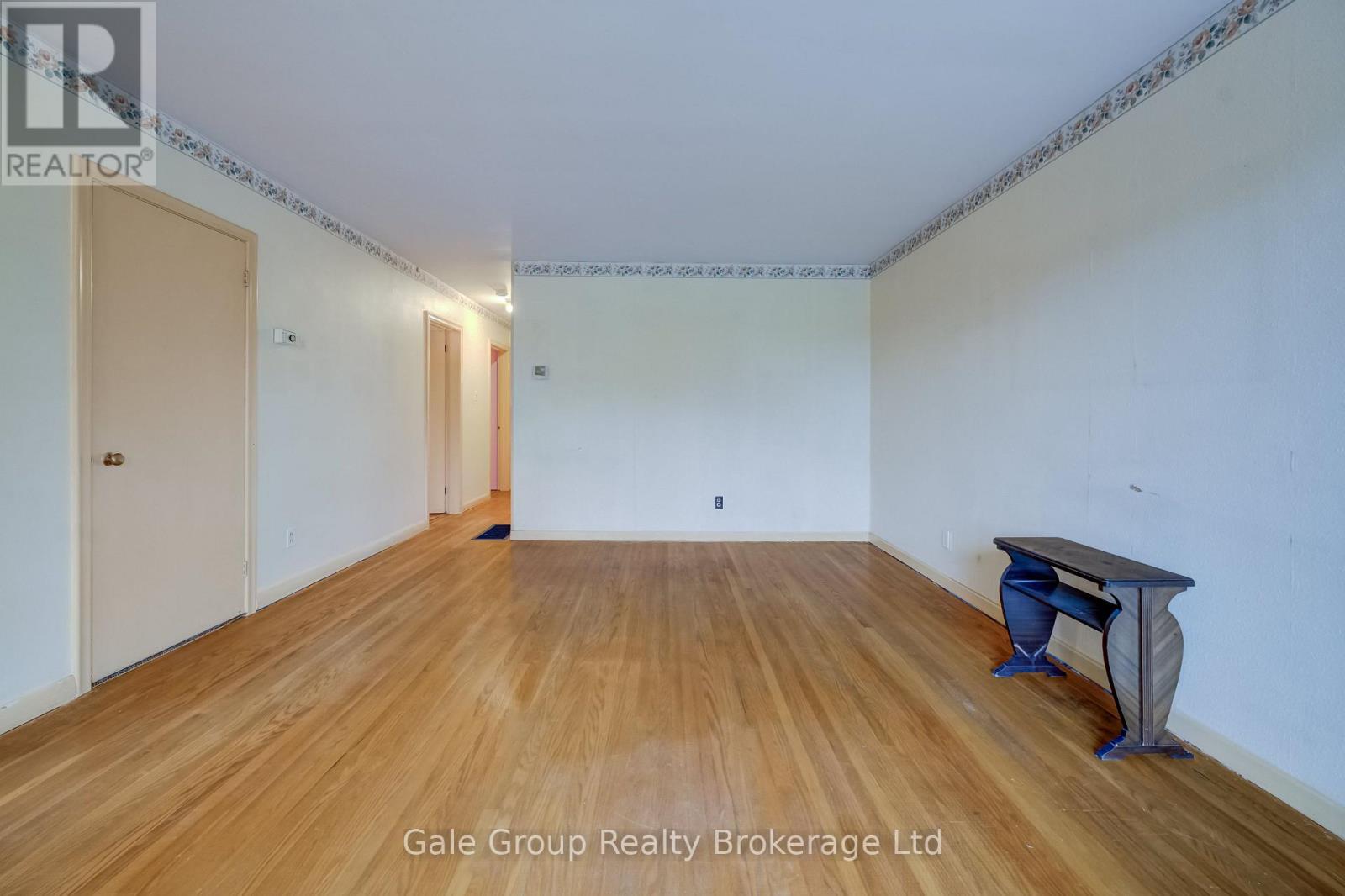 6 Langstone Crescent, Halton Hills (Georgetown), Ontario  L7G 4N3 - Photo 5 - W13859504