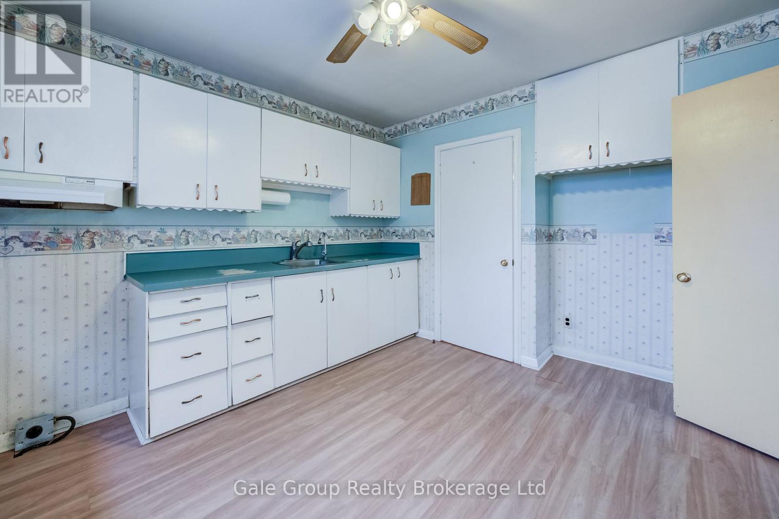 6 Langstone Crescent, Halton Hills (Georgetown), Ontario  L7G 4N3 - Photo 7 - W13859504