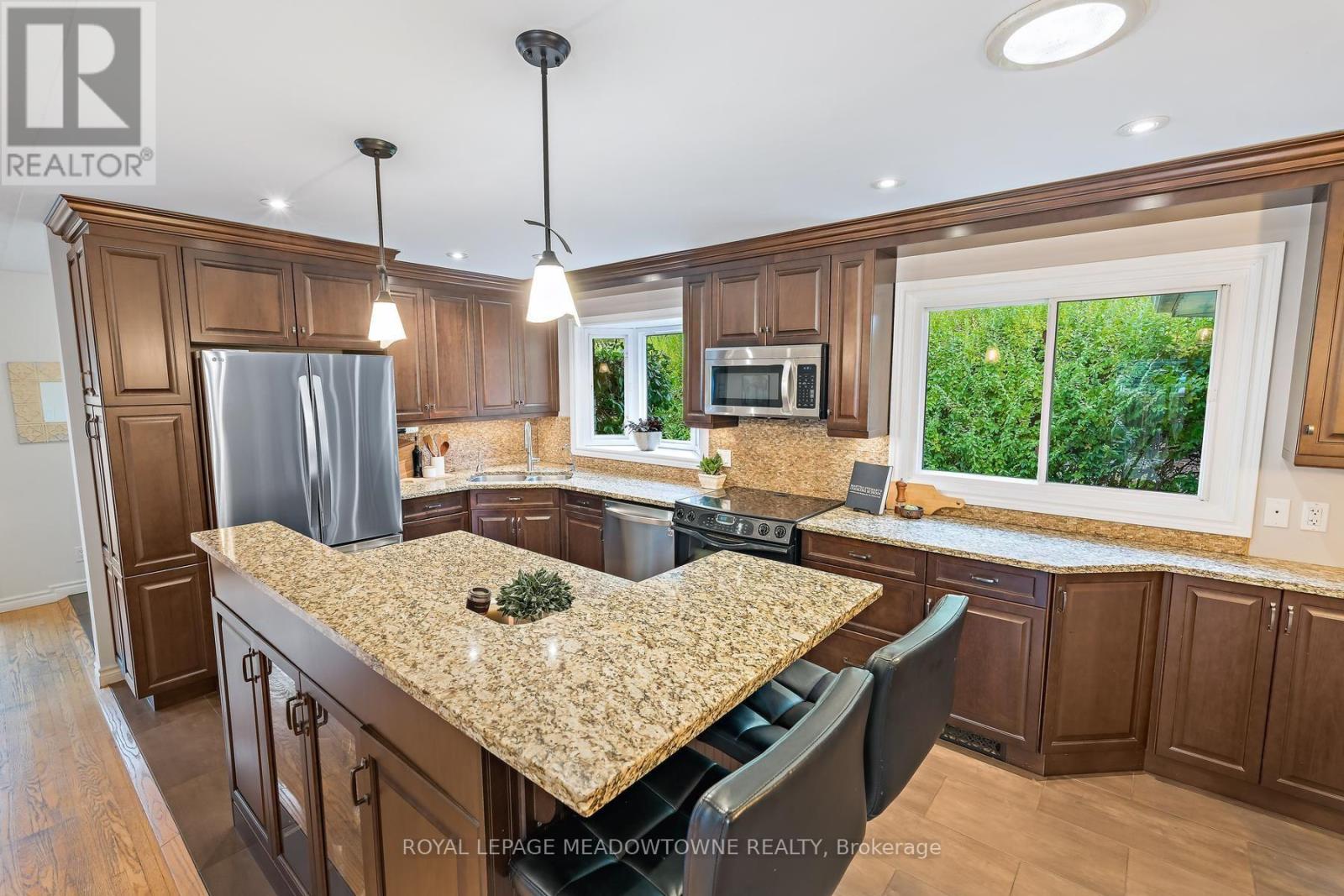 33 Fagan Drive, Halton Hills (Georgetown), Ontario  L7G 4P4 - Photo 13 - W13863578