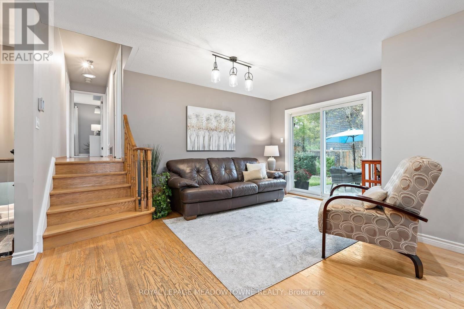 33 Fagan Drive, Halton Hills (Georgetown), Ontario  L7G 4P4 - Photo 7 - W13863578