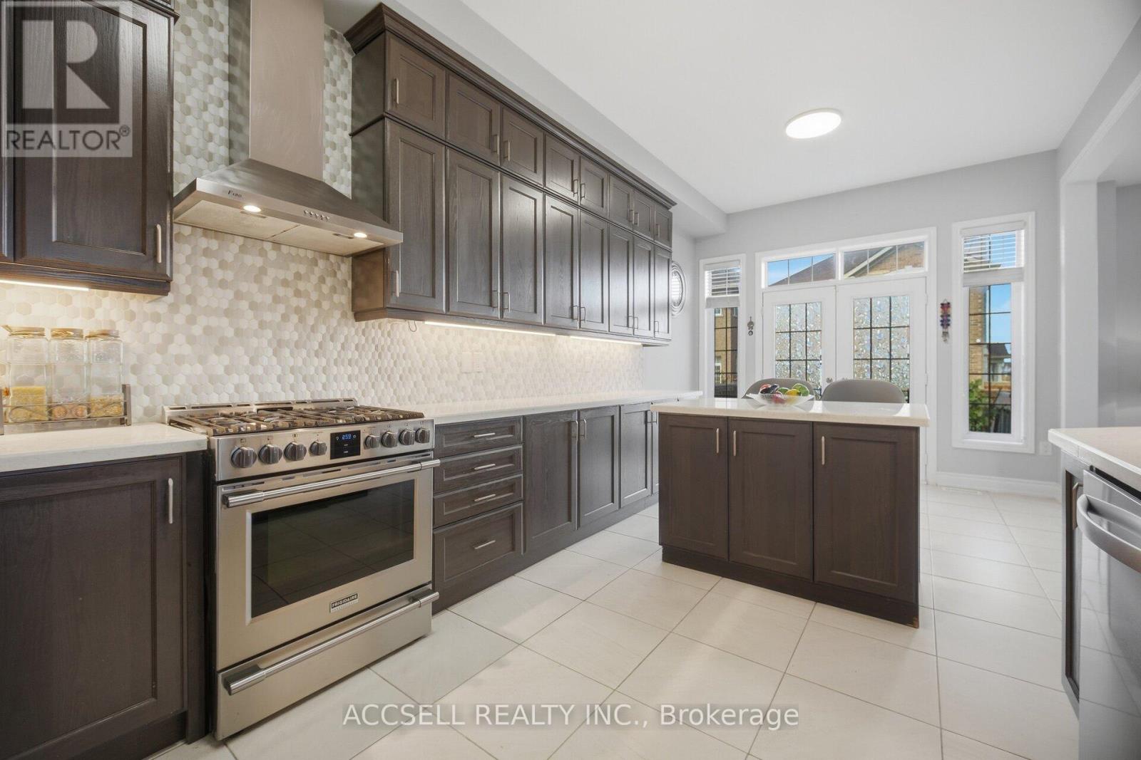 15271 Danby Road, Halton Hills (Georgetown), Ontario  L7G 0M4 - Photo 10 - W13865696