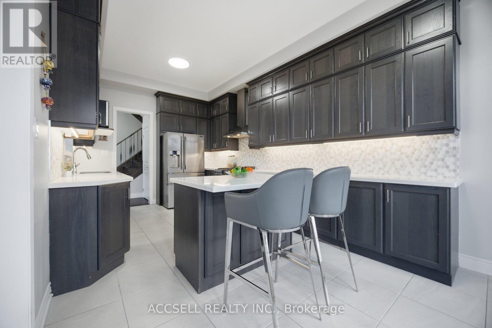 15271 Danby Road, Halton Hills (Georgetown), Ontario  L7G 0M4 - Photo 9 - W13865696