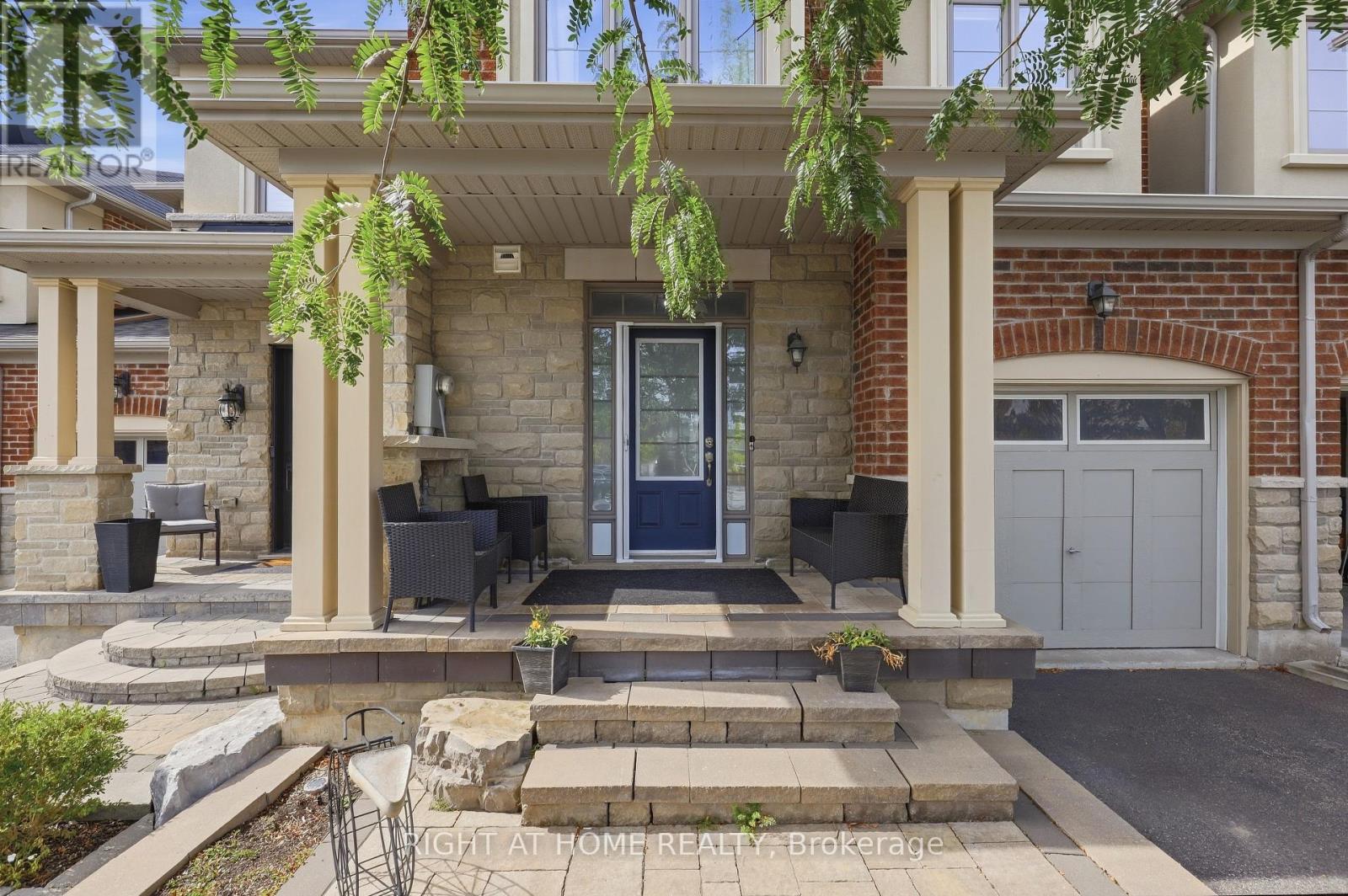 43 Diamond Leaf Lane, Halton Hills (Georgetown), Ontario  L7G 0G7 - Photo 2 - W13866740