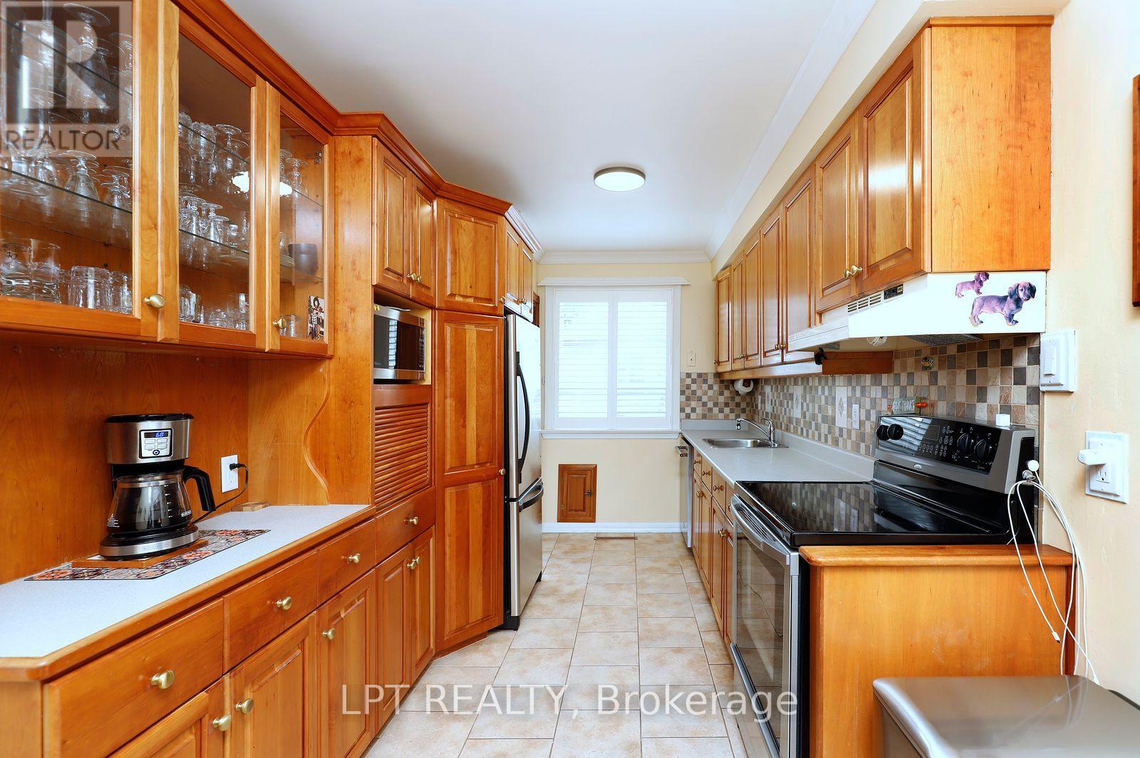 37 Mcgilvray Crescent W, Halton Hills (Georgetown), Ontario  L7G 1L7 - Photo 11 - W13867248