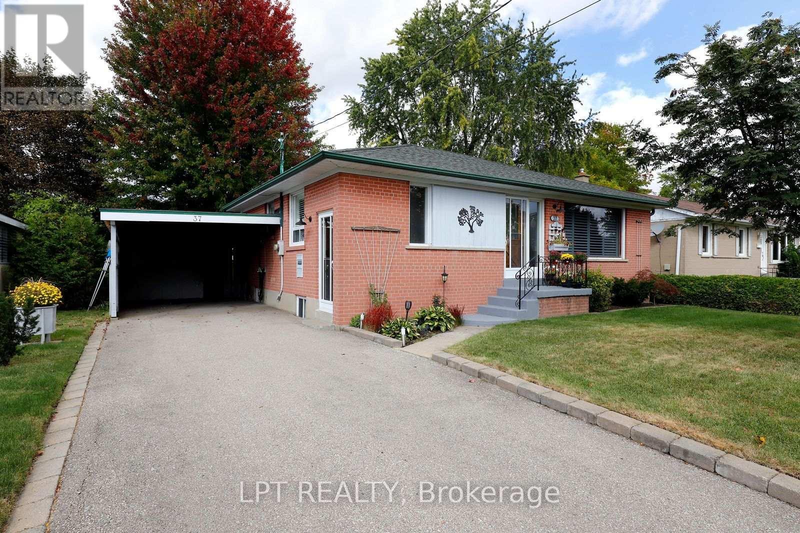 37 Mcgilvray Crescent W, Halton Hills (Georgetown), Ontario  L7G 1L7 - Photo 2 - W13867248