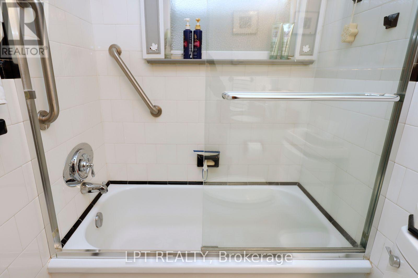 37 Mcgilvray Crescent W, Halton Hills (Georgetown), Ontario  L7G 1L7 - Photo 23 - W13867248