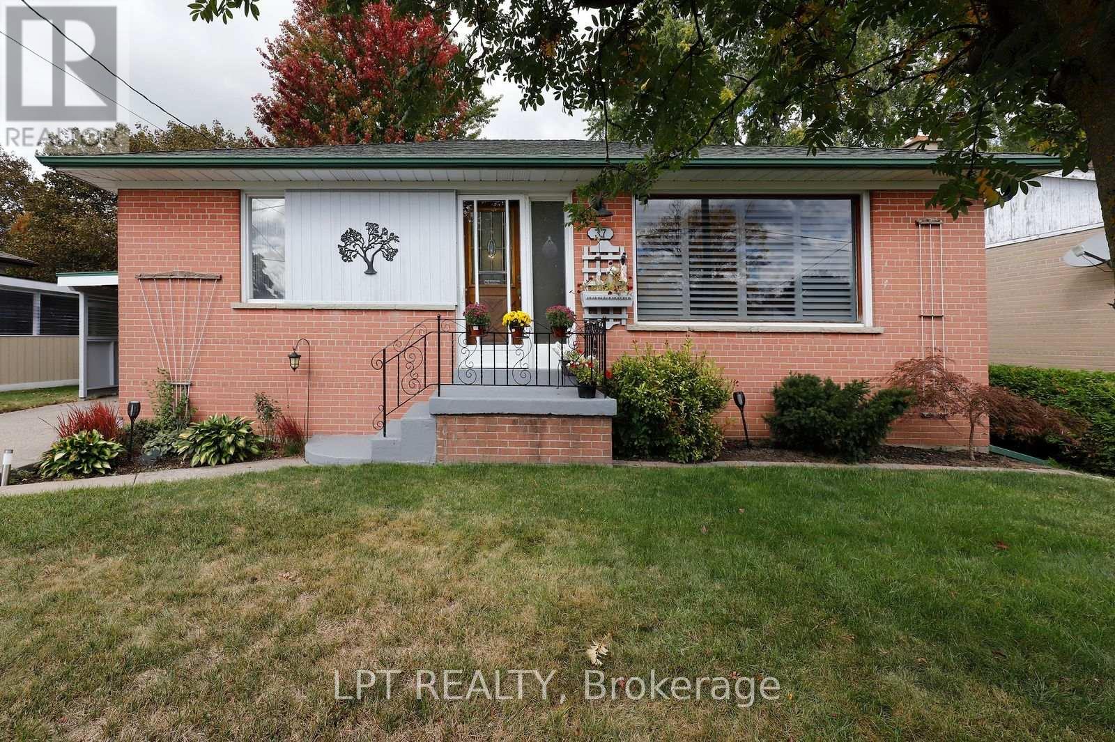 37 Mcgilvray Crescent W, Halton Hills (Georgetown), Ontario  L7G 1L7 - Photo 3 - W13867248