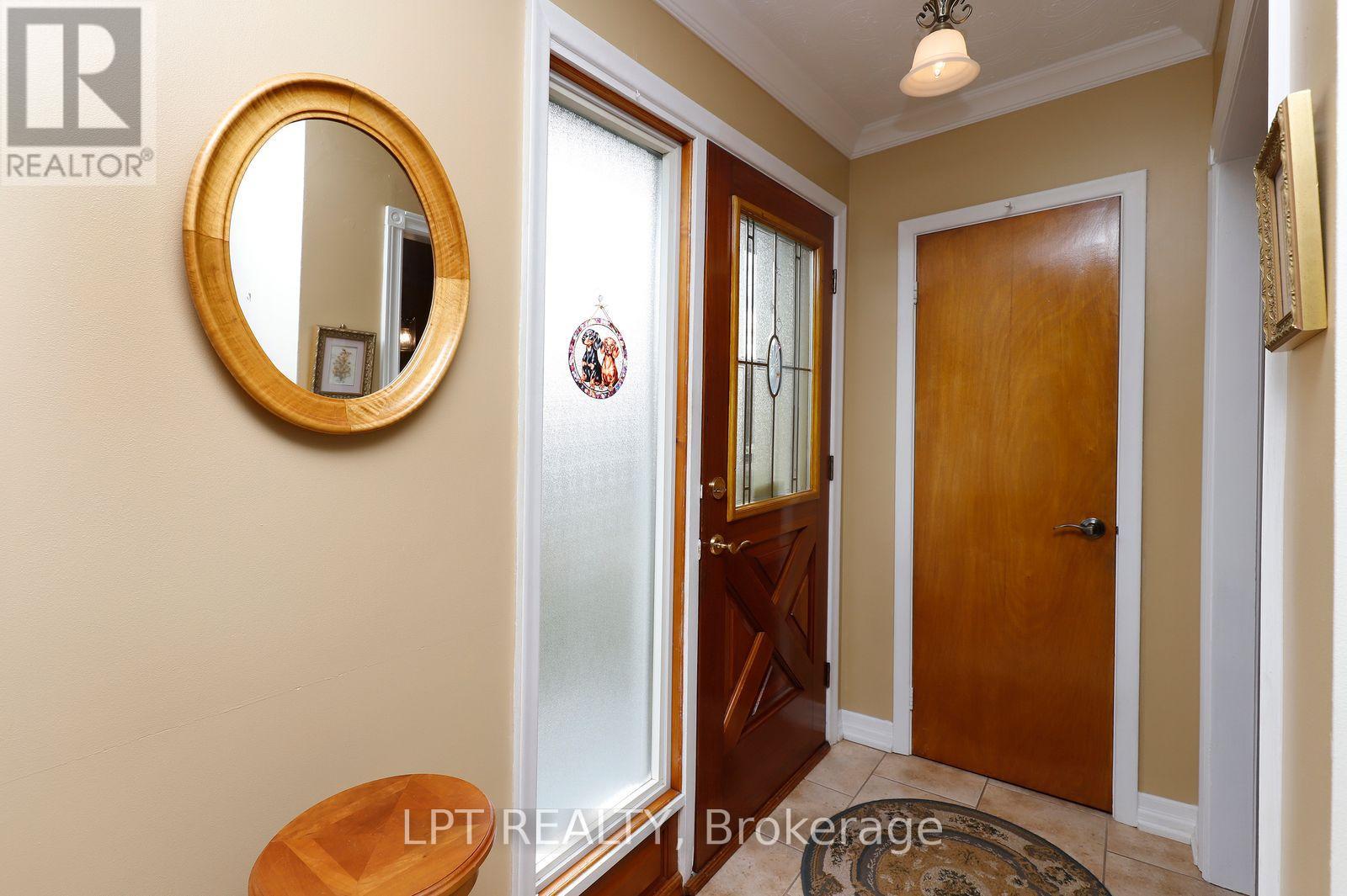 37 Mcgilvray Crescent W, Halton Hills (Georgetown), Ontario  L7G 1L7 - Photo 4 - W13867248