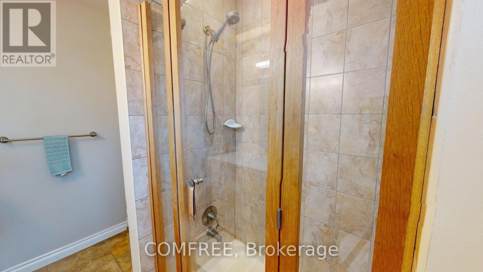 73 Elizabeth Drive, Halton Hills (Ac Acton), Ontario  L7J 1B4 - Photo 14 - W13868106