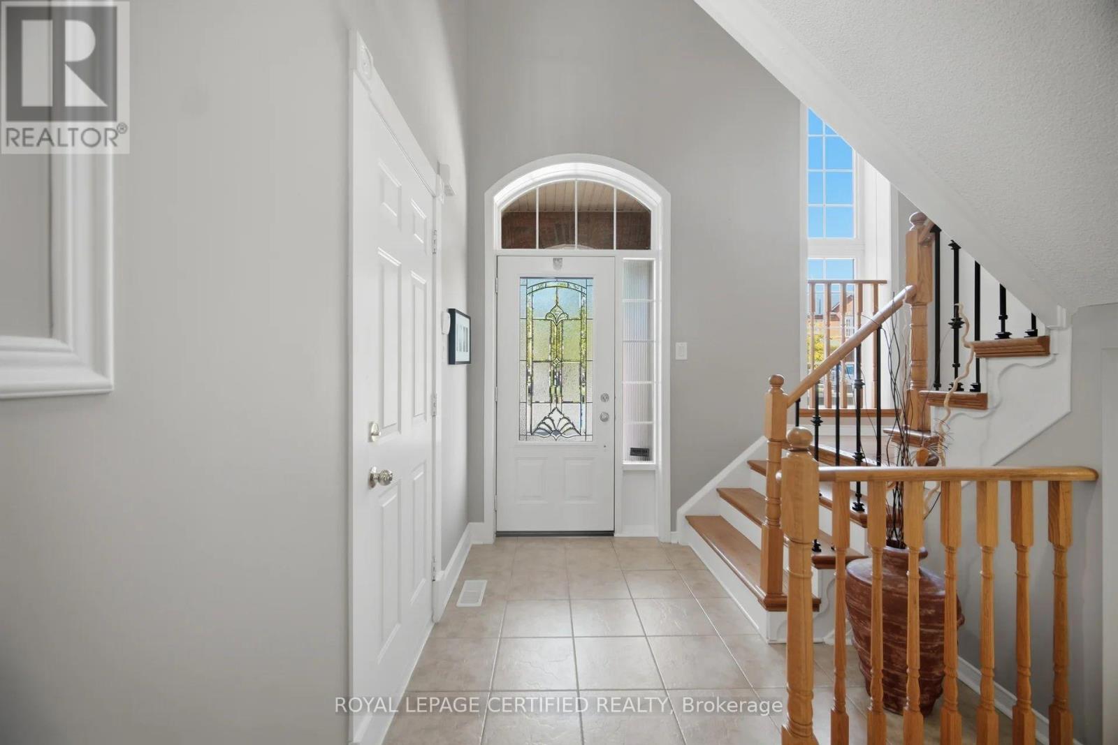 106 Ballantine Drive, Halton Hills (Georgetown), Ontario  L7G 6M7 - Photo 5 - W13876508