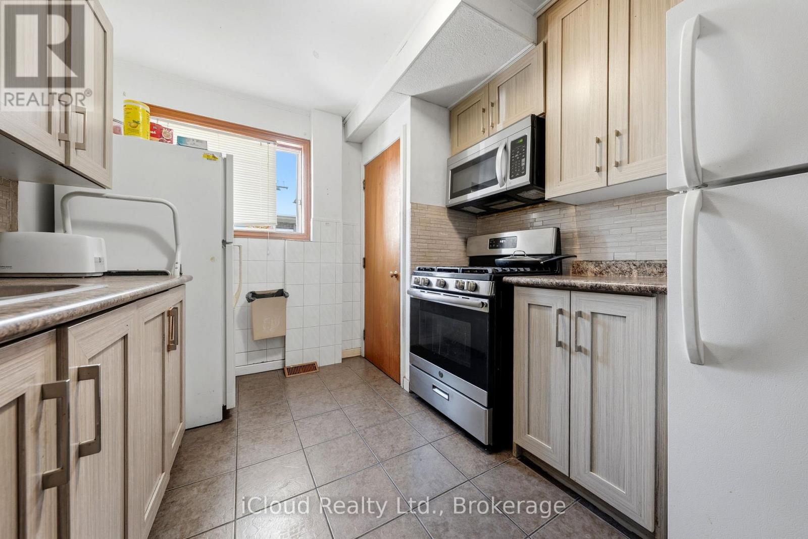 29 Langstone Crescent, Halton Hills (Georgetown), Ontario  L7G 4N2 - Photo 14 - W13878226