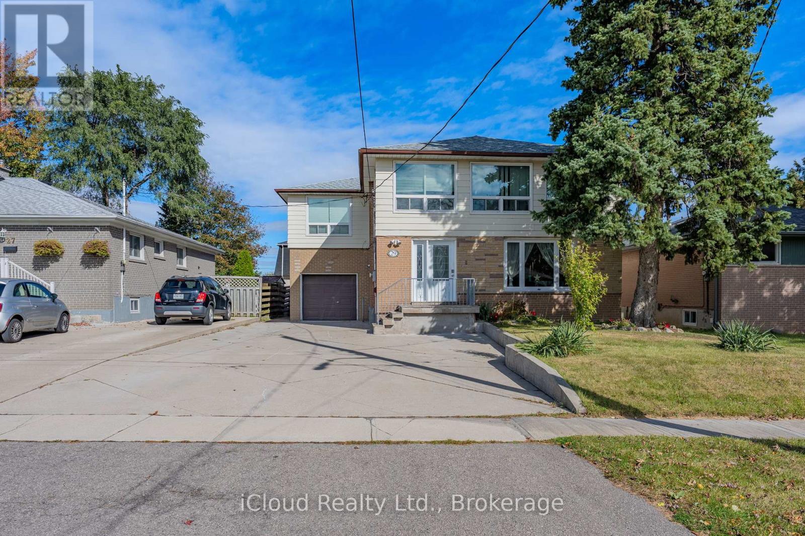 29 Langstone Crescent, Halton Hills (Georgetown), Ontario  L7G 4N2 - Photo 2 - W13878226