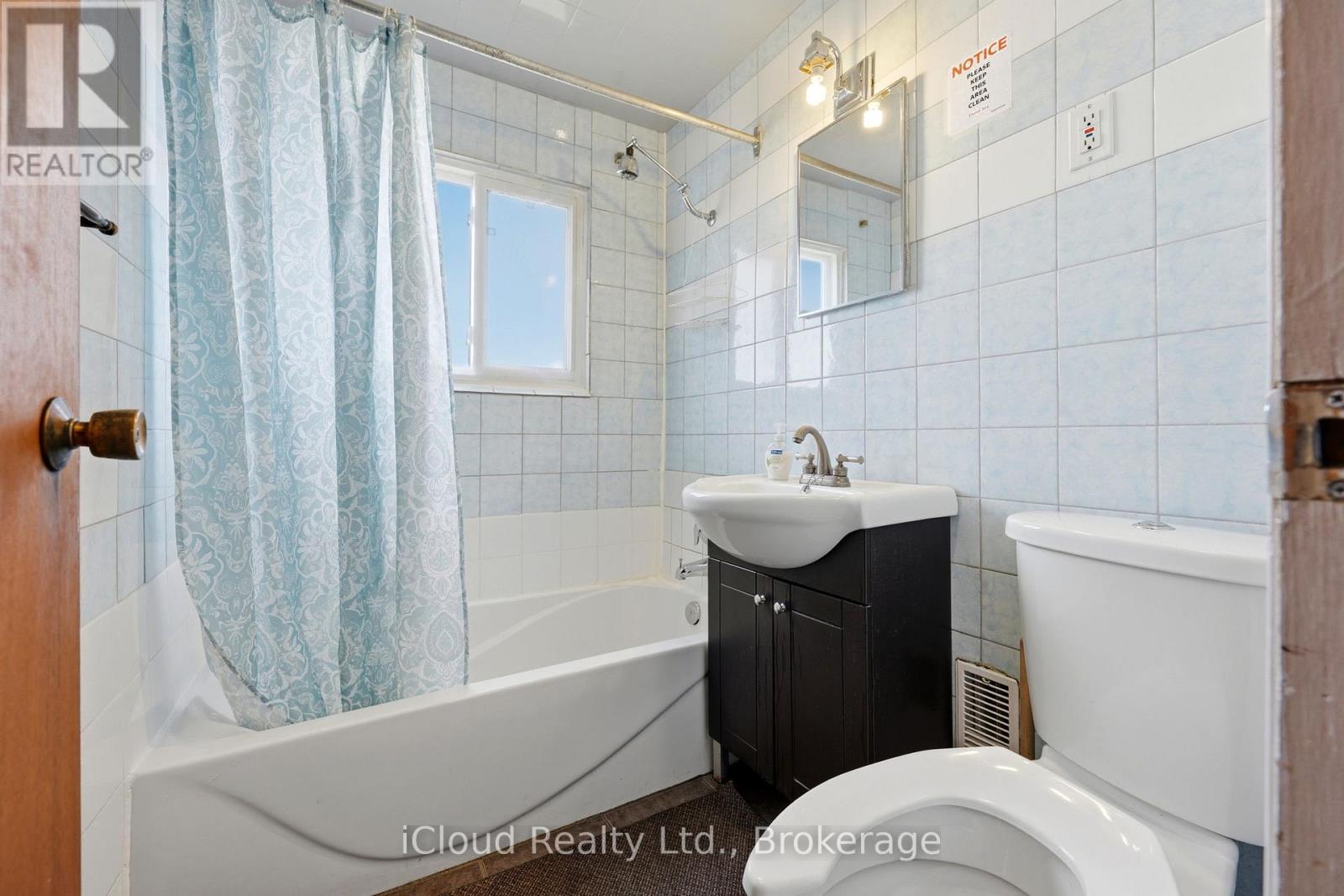 29 Langstone Crescent, Halton Hills (Georgetown), Ontario  L7G 4N2 - Photo 24 - W13878226