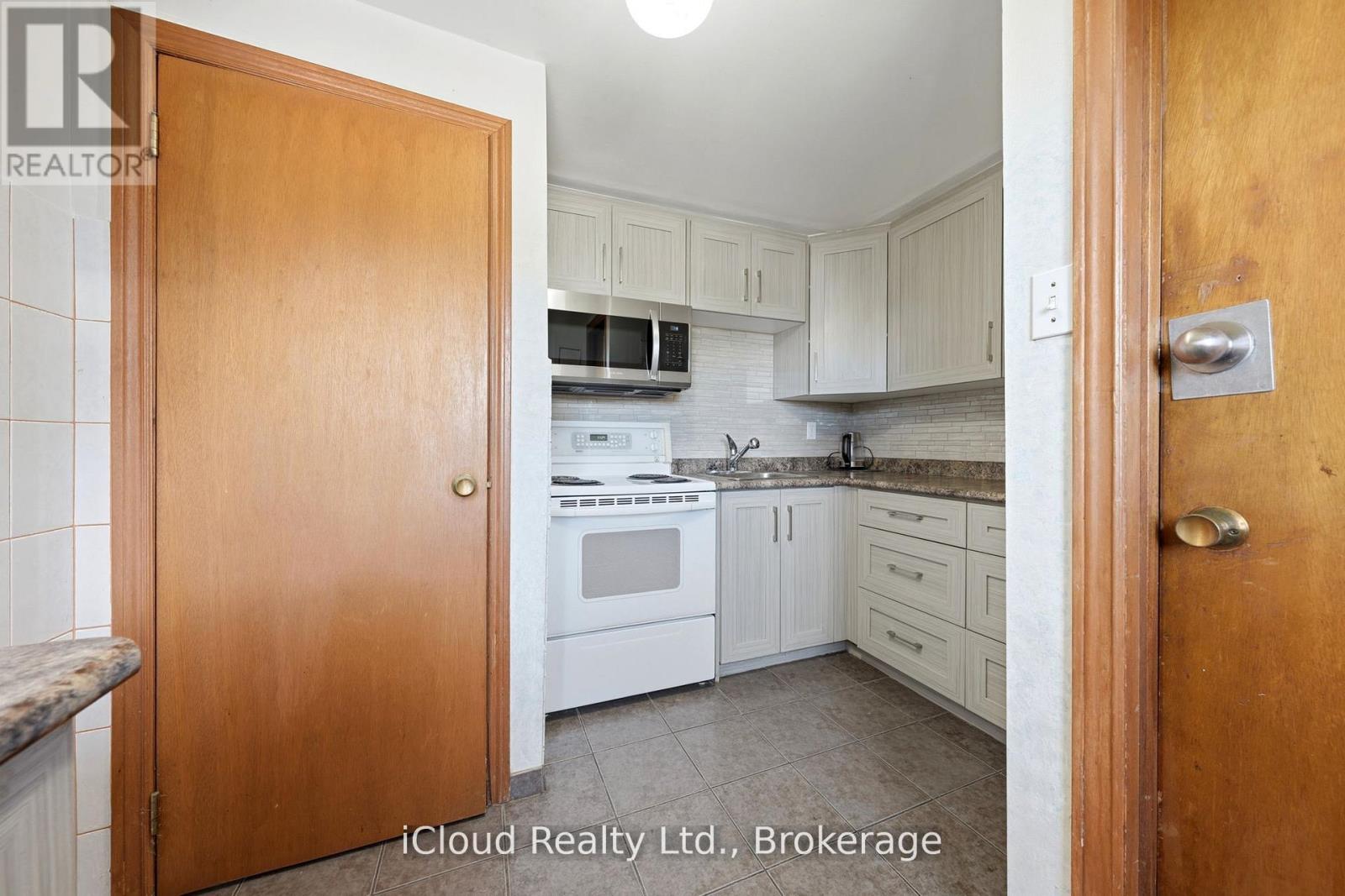 29 Langstone Crescent, Halton Hills (Georgetown), Ontario  L7G 4N2 - Photo 20 - W13878246