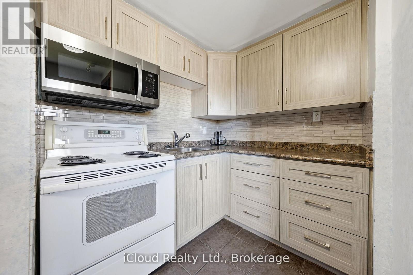 29 Langstone Crescent, Halton Hills (Georgetown), Ontario  L7G 4N2 - Photo 32 - W13878246