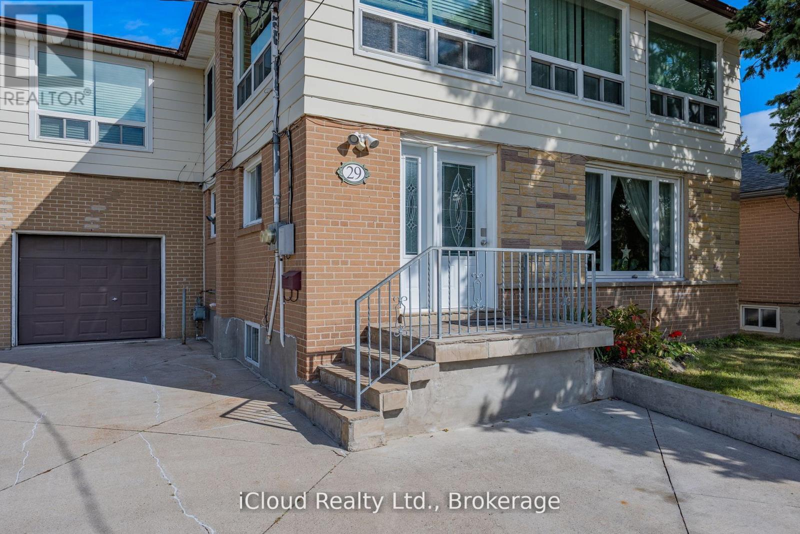 29 Langstone Crescent, Halton Hills (Georgetown), Ontario  L7G 4N2 - Photo 4 - W13878246