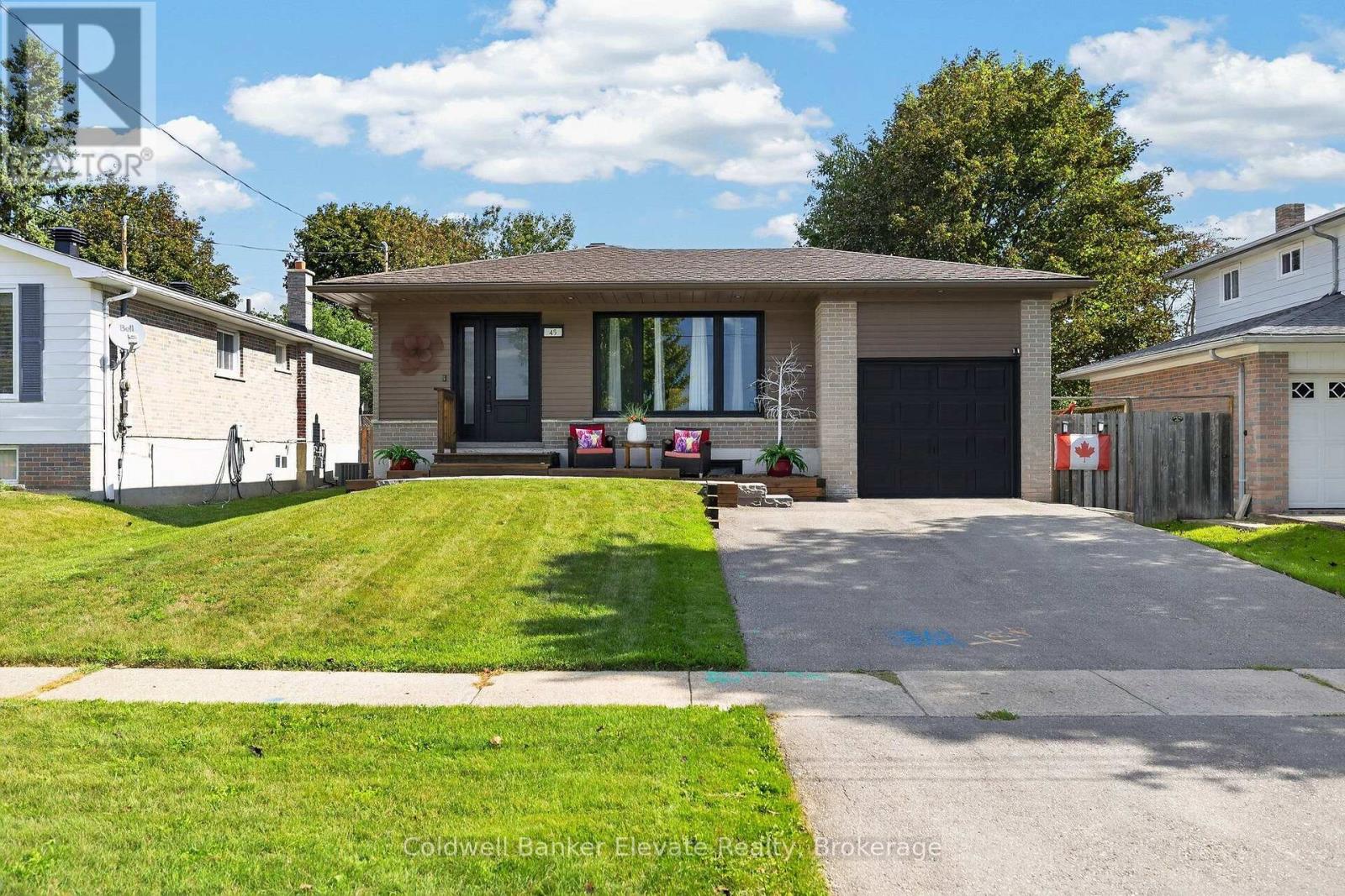 45 Faludon Drive, Halton Hills (Georgetown), Ontario  L7G 1H8 - Photo 1 - W13878700