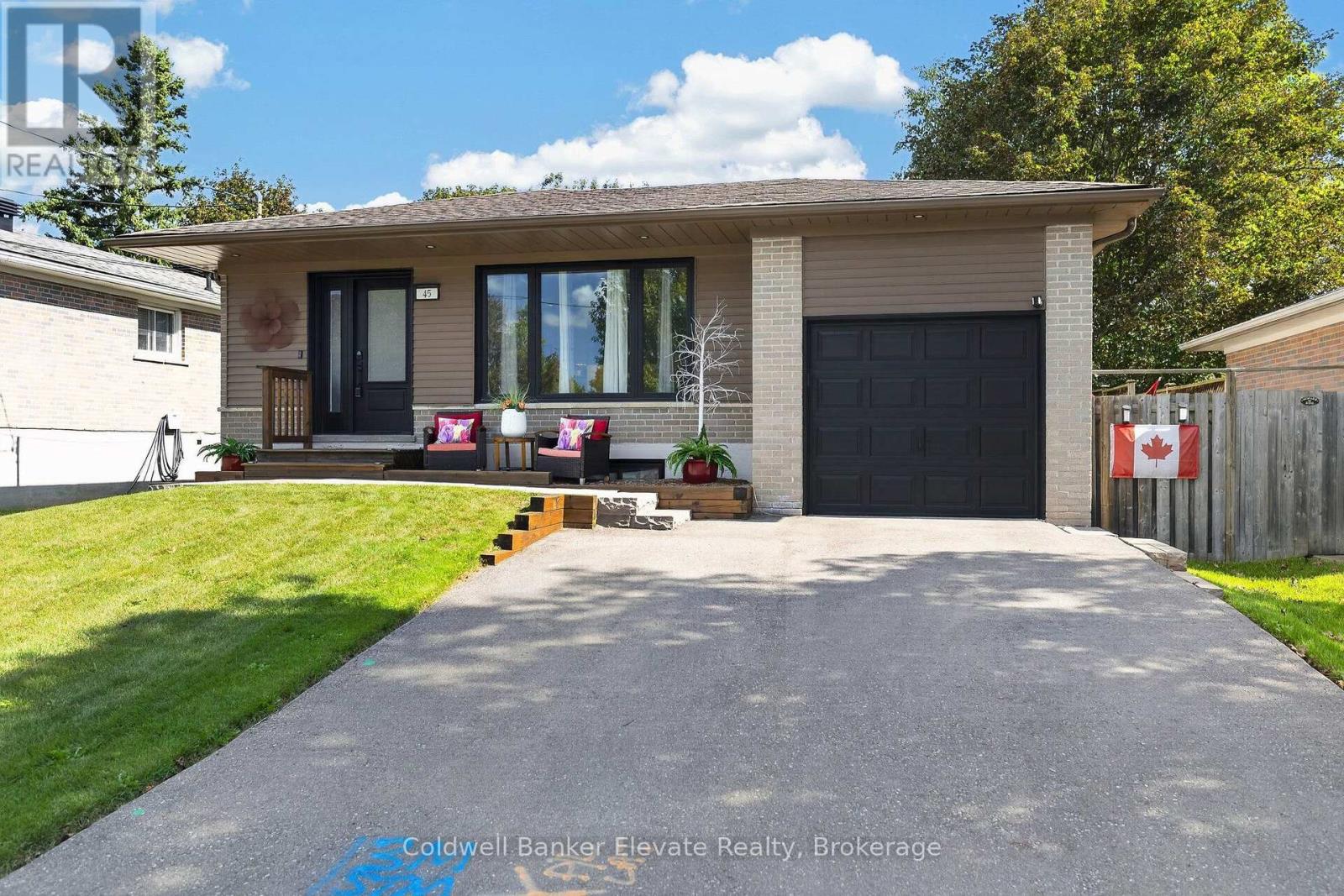 45 Faludon Drive, Halton Hills (Georgetown), Ontario  L7G 1H8 - Photo 2 - W13878700
