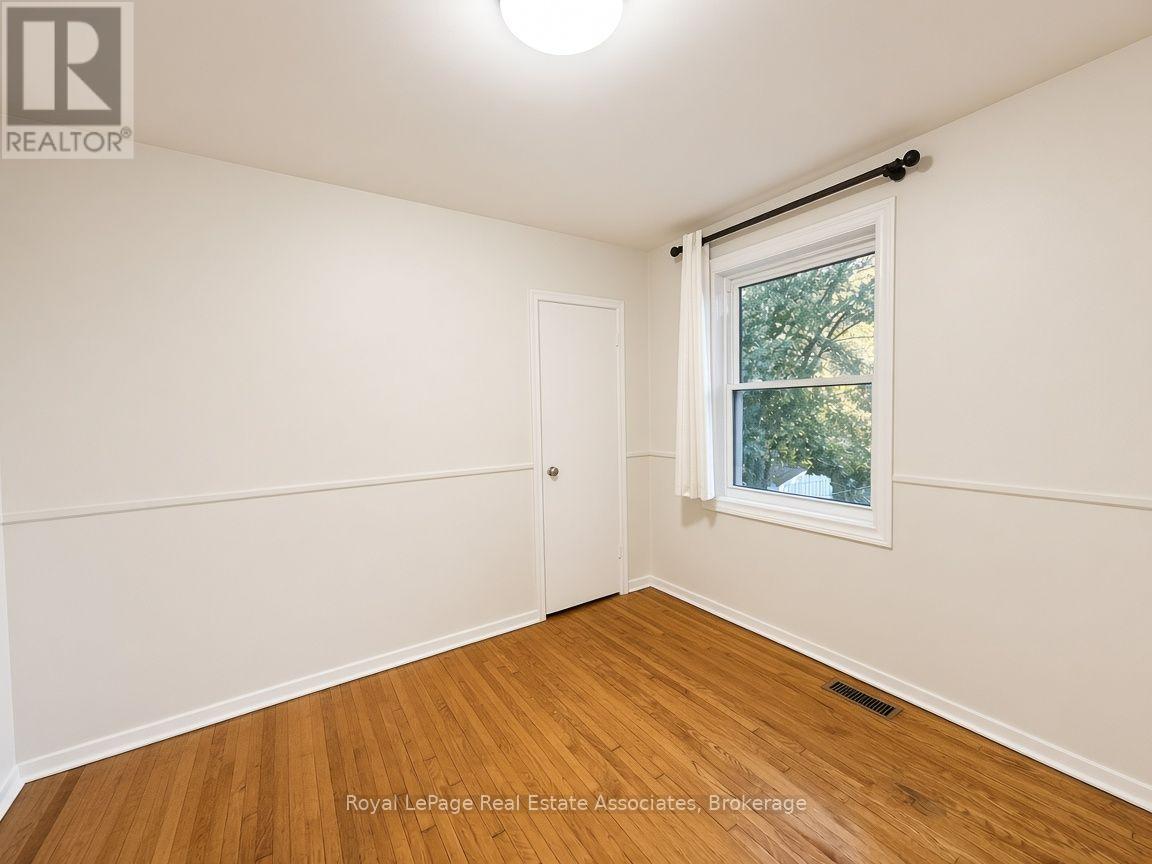 Upper - 10 Elizabeth Street, Halton Hills (Georgetown), Ontario  L7G 3K2 - Photo 11 - W13879188
