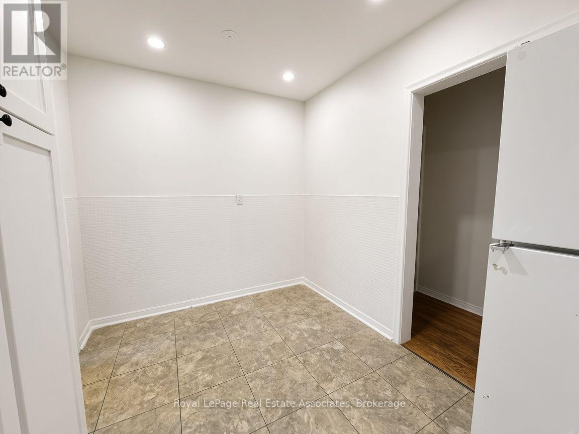 Upper - 10 Elizabeth Street, Halton Hills (Georgetown), Ontario  L7G 3K2 - Photo 6 - W13879188