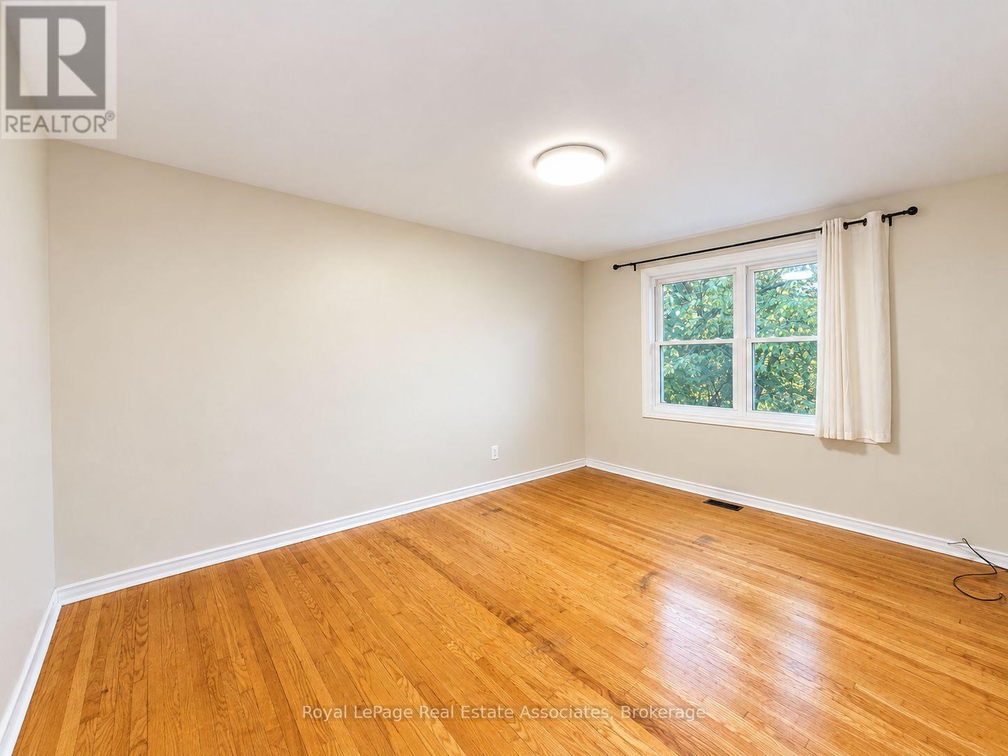 Upper - 10 Elizabeth Street, Halton Hills (Georgetown), Ontario  L7G 3K2 - Photo 8 - W13879188