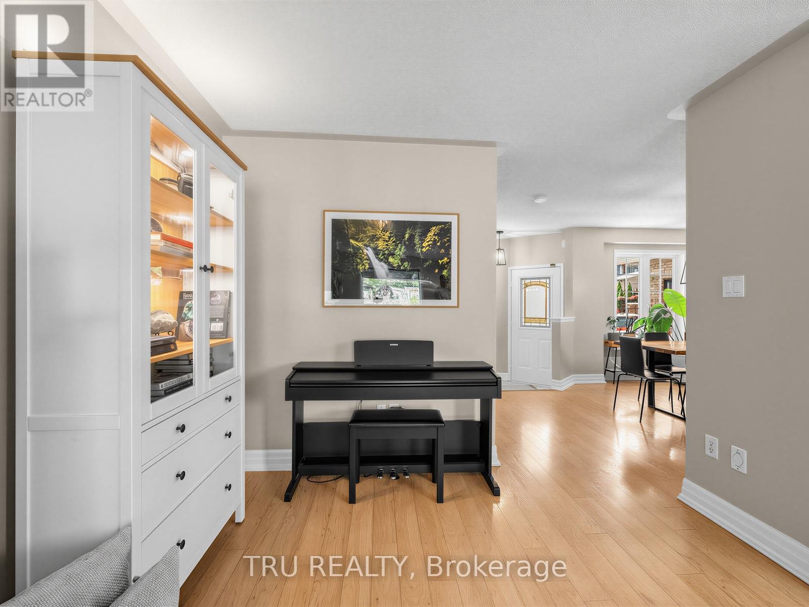 63 Russell Street, Halton Hills (Georgetown), Ontario  L7G 5Y8 - Photo 11 - W13879642