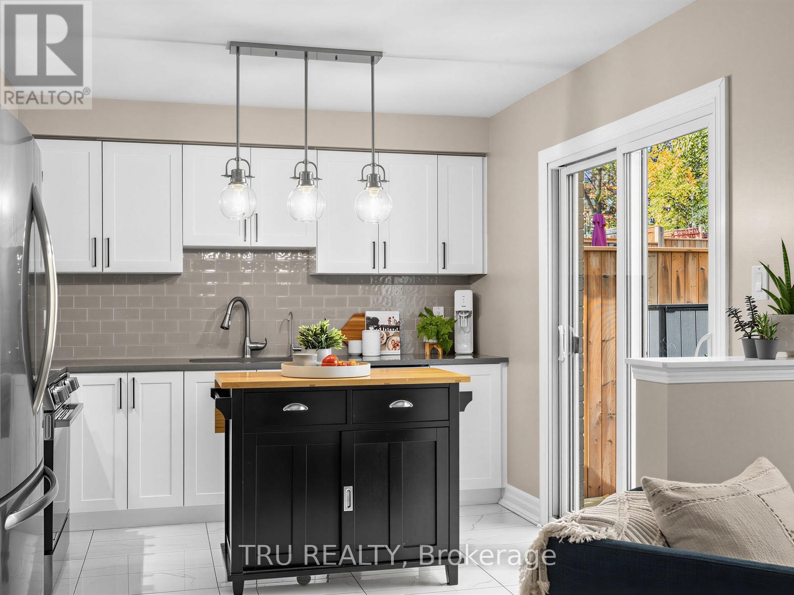 63 Russell Street, Halton Hills (Georgetown), Ontario  L7G 5Y8 - Photo 14 - W13879642